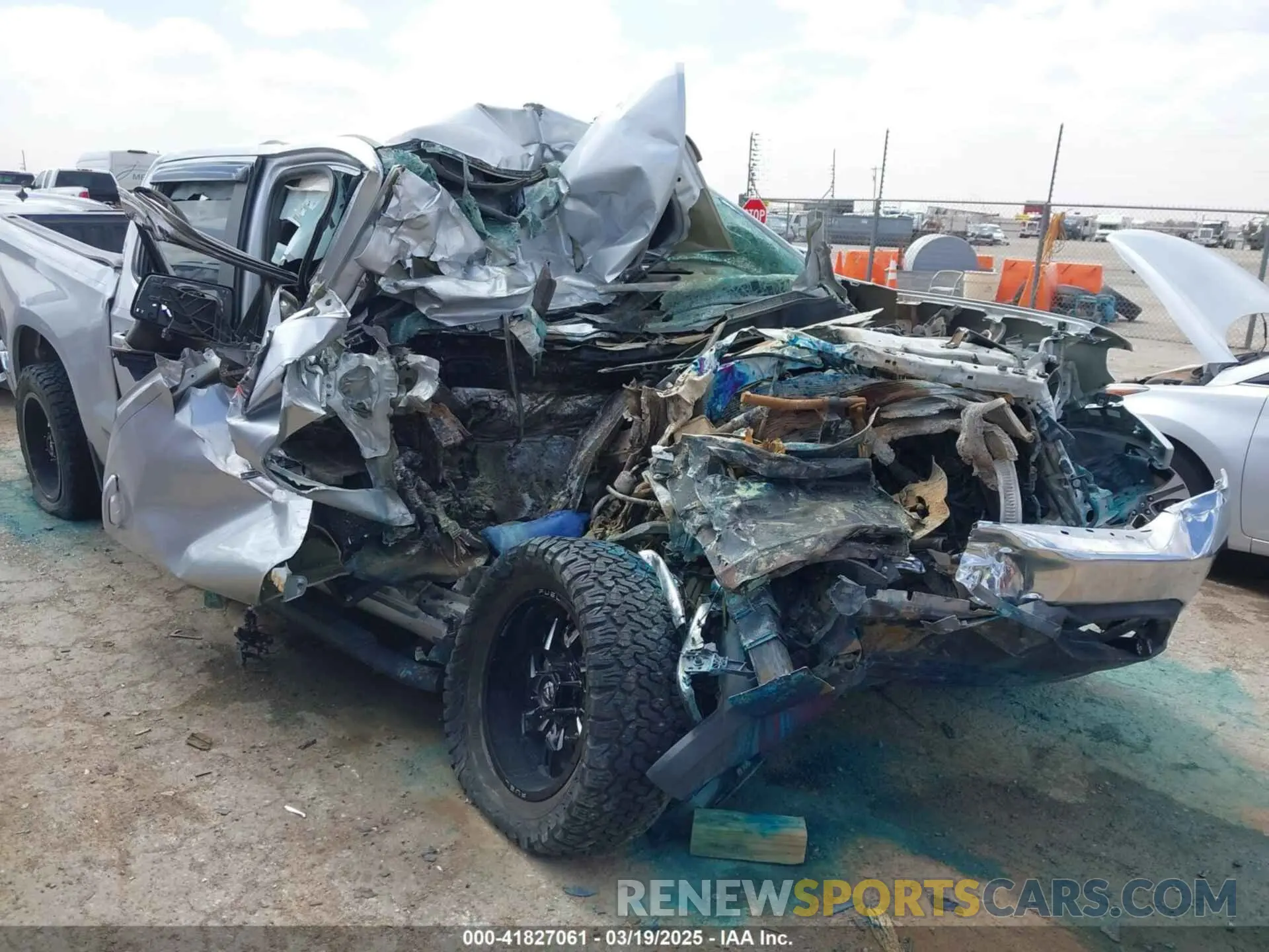 6 Photograph of a damaged car 3GCUYDED1LG426910 CHEVROLET SILVERADO 1500 2020