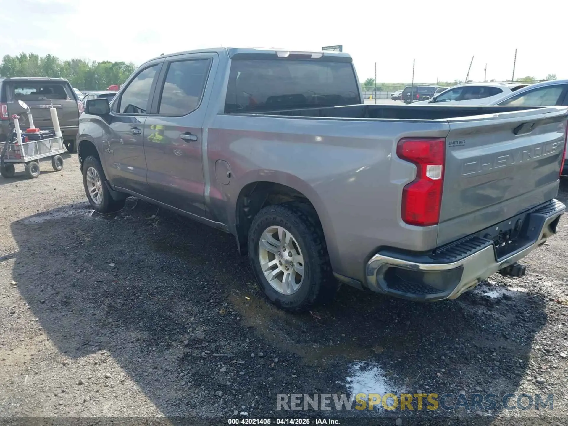 3 Photograph of a damaged car 3GCUYDED3LG193788 CHEVROLET SILVERADO 1500 2020