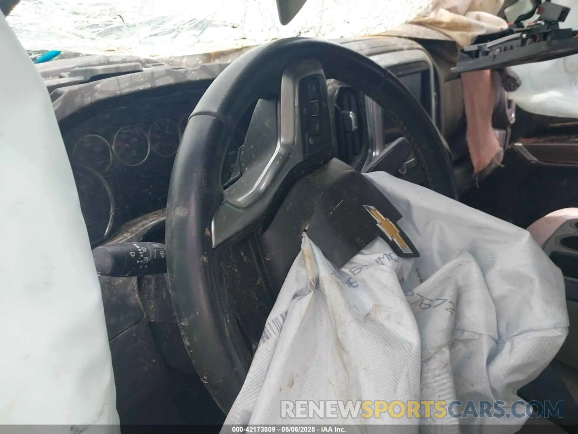 11 Photograph of a damaged car 3GCUYDED3LG258445 CHEVROLET SILVERADO 1500 2020