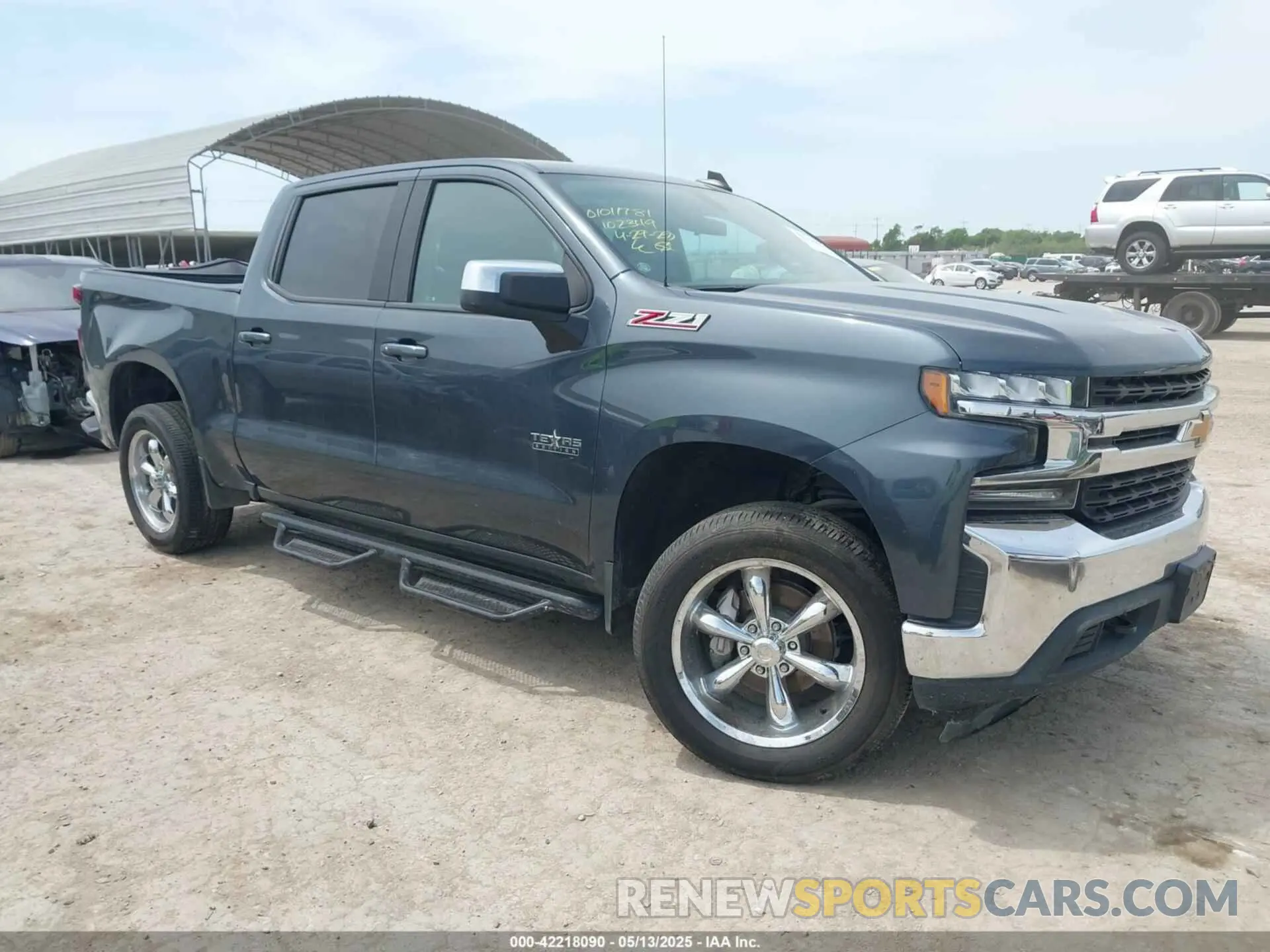 1 Photograph of a damaged car 3GCUYDED6LG102349 CHEVROLET SILVERADO 1500 2020