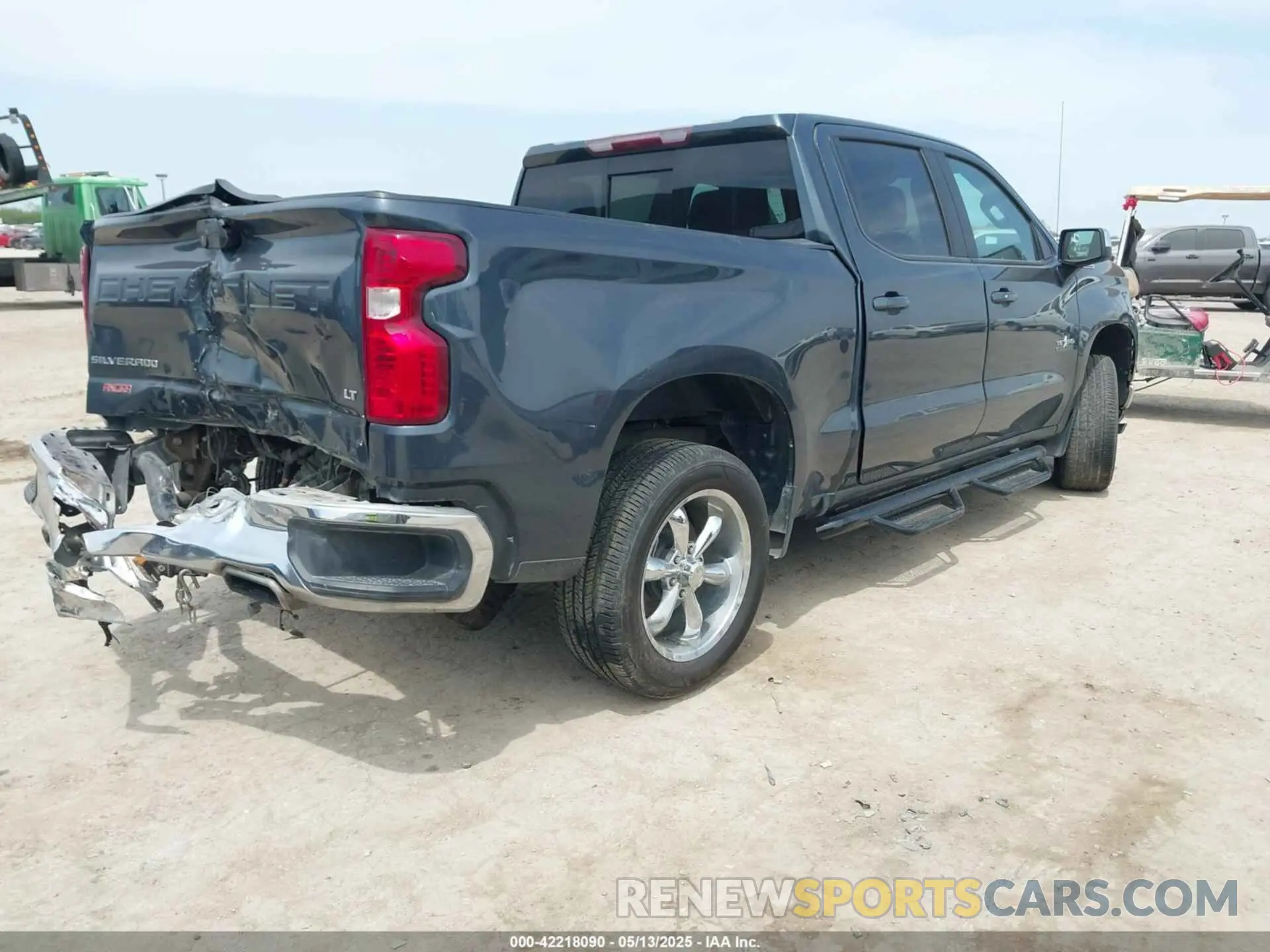 4 Photograph of a damaged car 3GCUYDED6LG102349 CHEVROLET SILVERADO 1500 2020