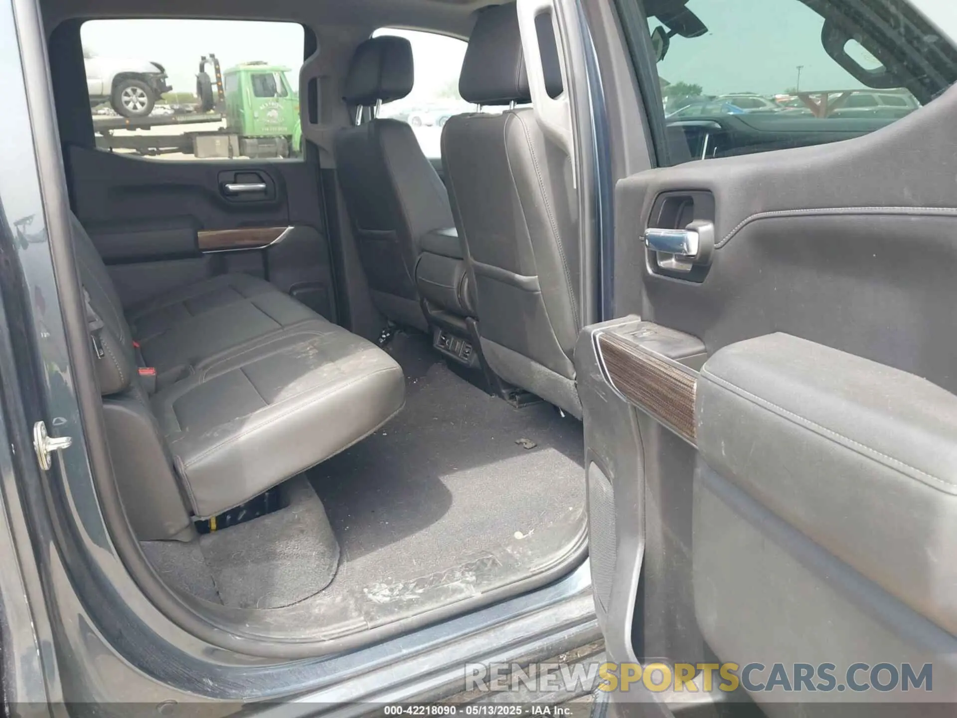 8 Photograph of a damaged car 3GCUYDED6LG102349 CHEVROLET SILVERADO 1500 2020