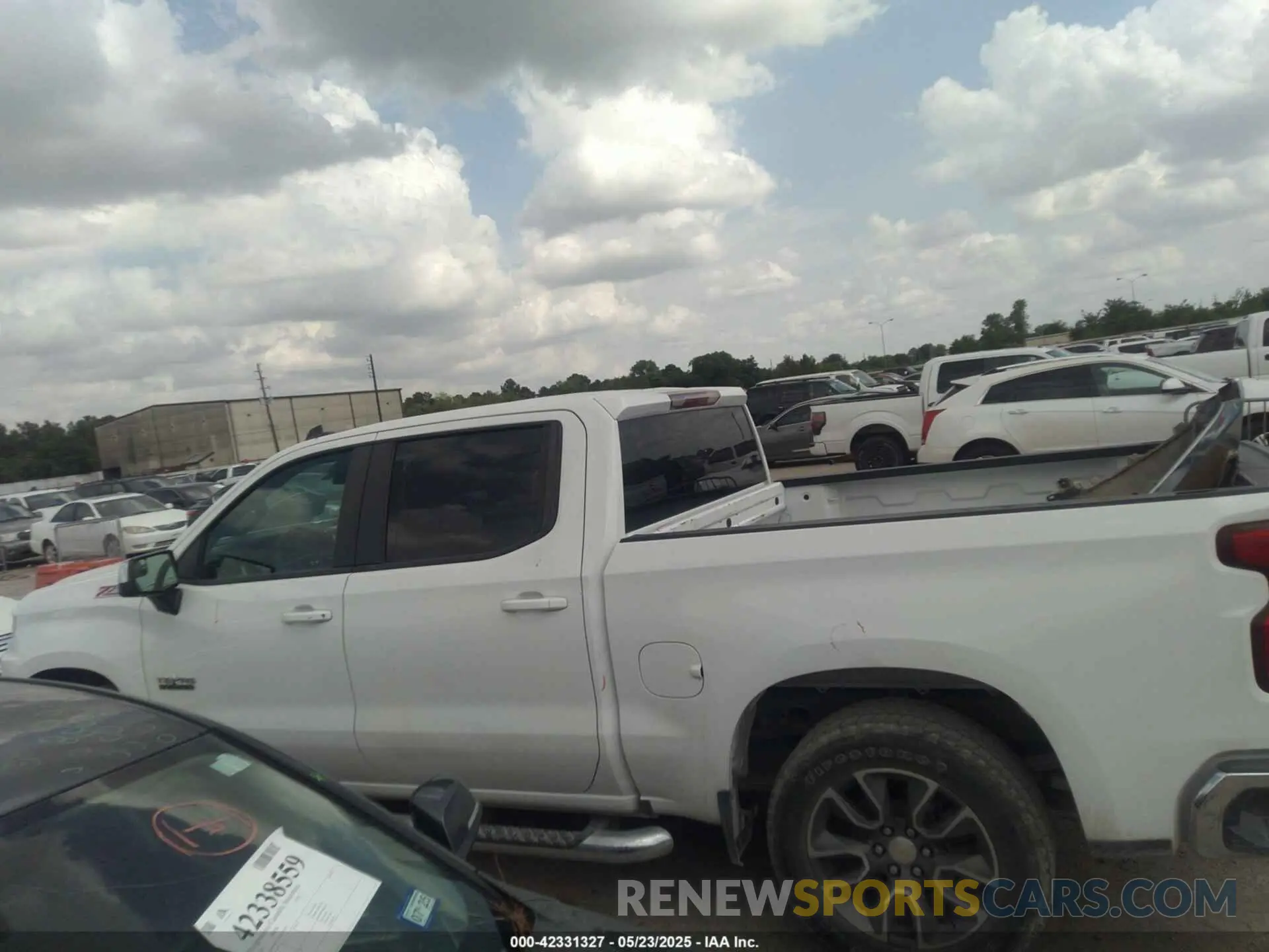 14 Photograph of a damaged car 3GCUYDED6LG172076 CHEVROLET SILVERADO 1500 2020