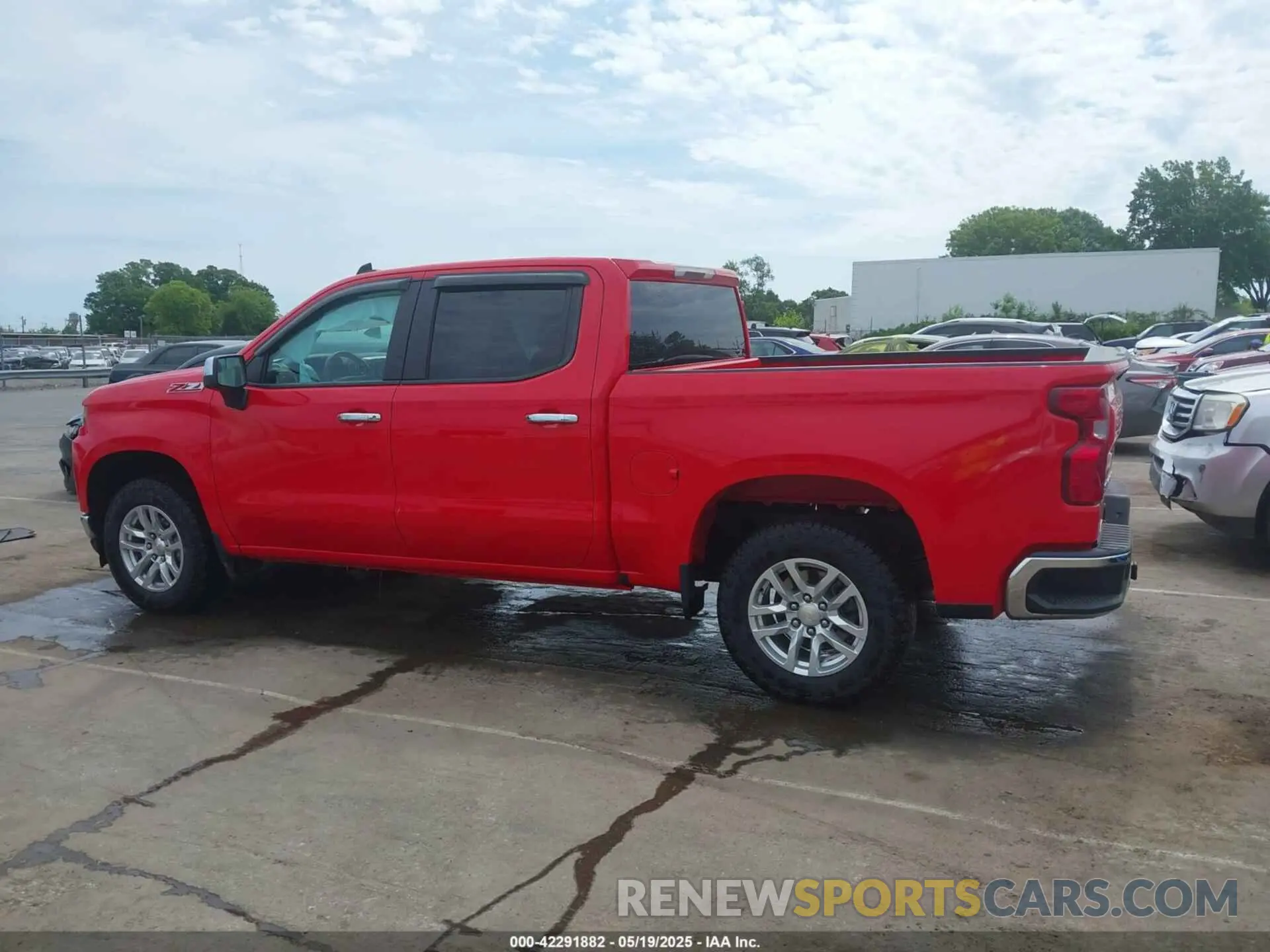 14 Photograph of a damaged car 3GCUYDED6LG418611 CHEVROLET SILVERADO 1500 2020