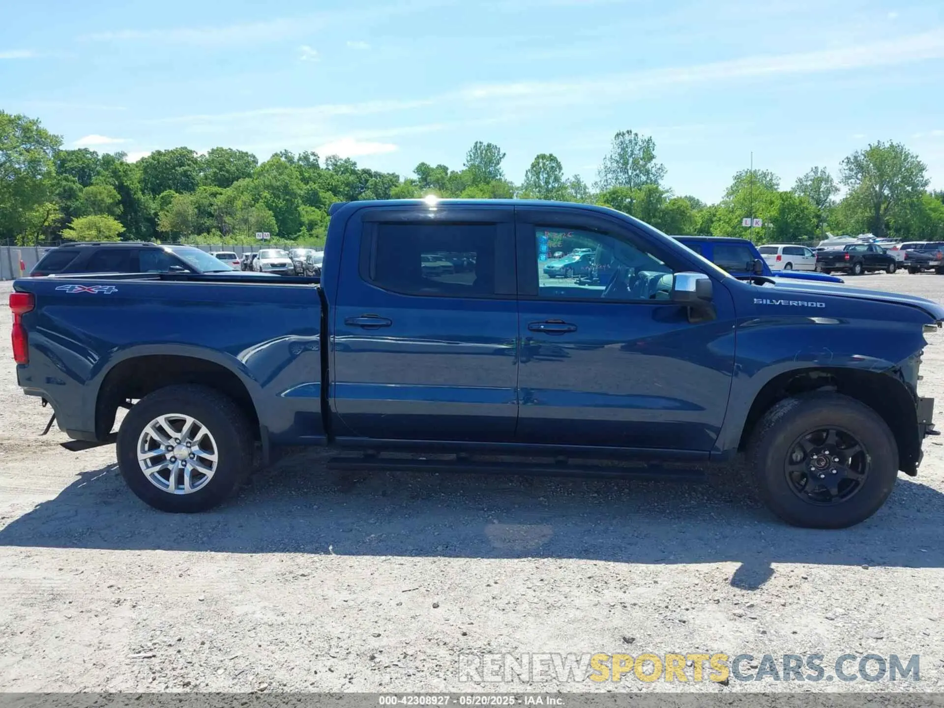 13 Photograph of a damaged car 3GCUYDED7LG406452 CHEVROLET SILVERADO 1500 2020