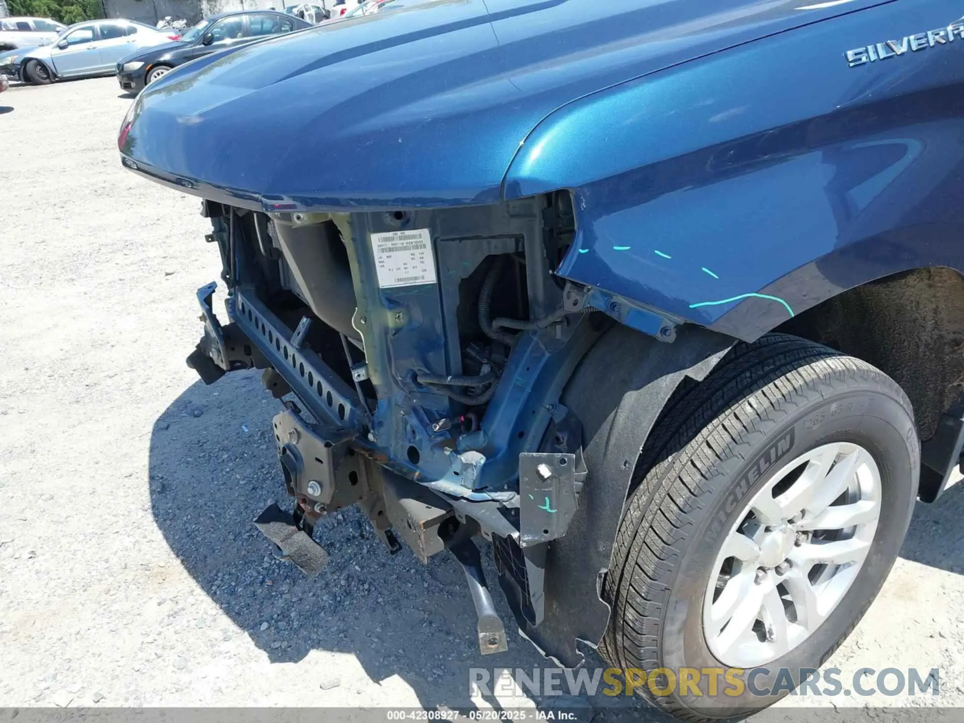 18 Photograph of a damaged car 3GCUYDED7LG406452 CHEVROLET SILVERADO 1500 2020