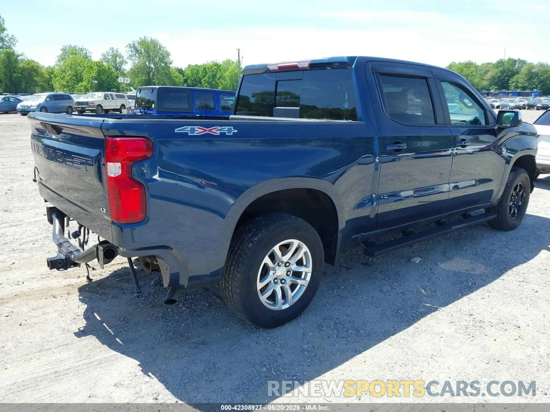 4 Photograph of a damaged car 3GCUYDED7LG406452 CHEVROLET SILVERADO 1500 2020