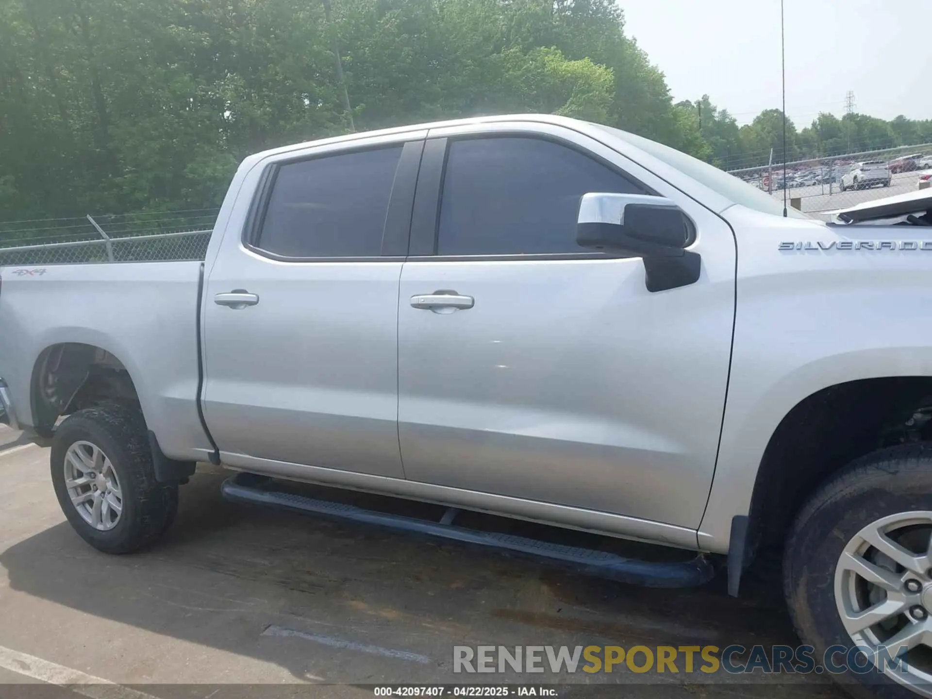 13 Photograph of a damaged car 3GCUYDED9LG427576 CHEVROLET SILVERADO 1500 2020