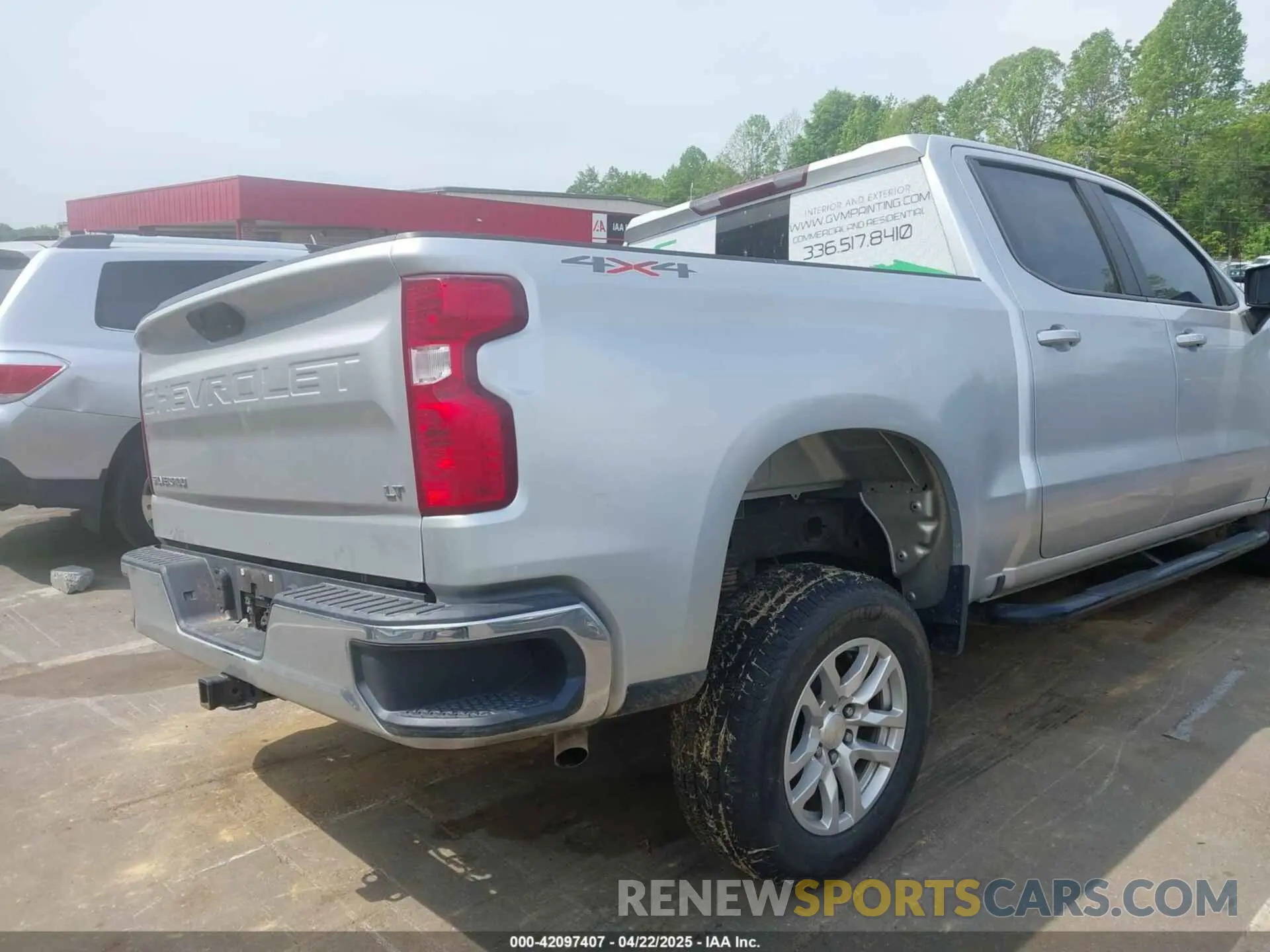 4 Photograph of a damaged car 3GCUYDED9LG427576 CHEVROLET SILVERADO 1500 2020
