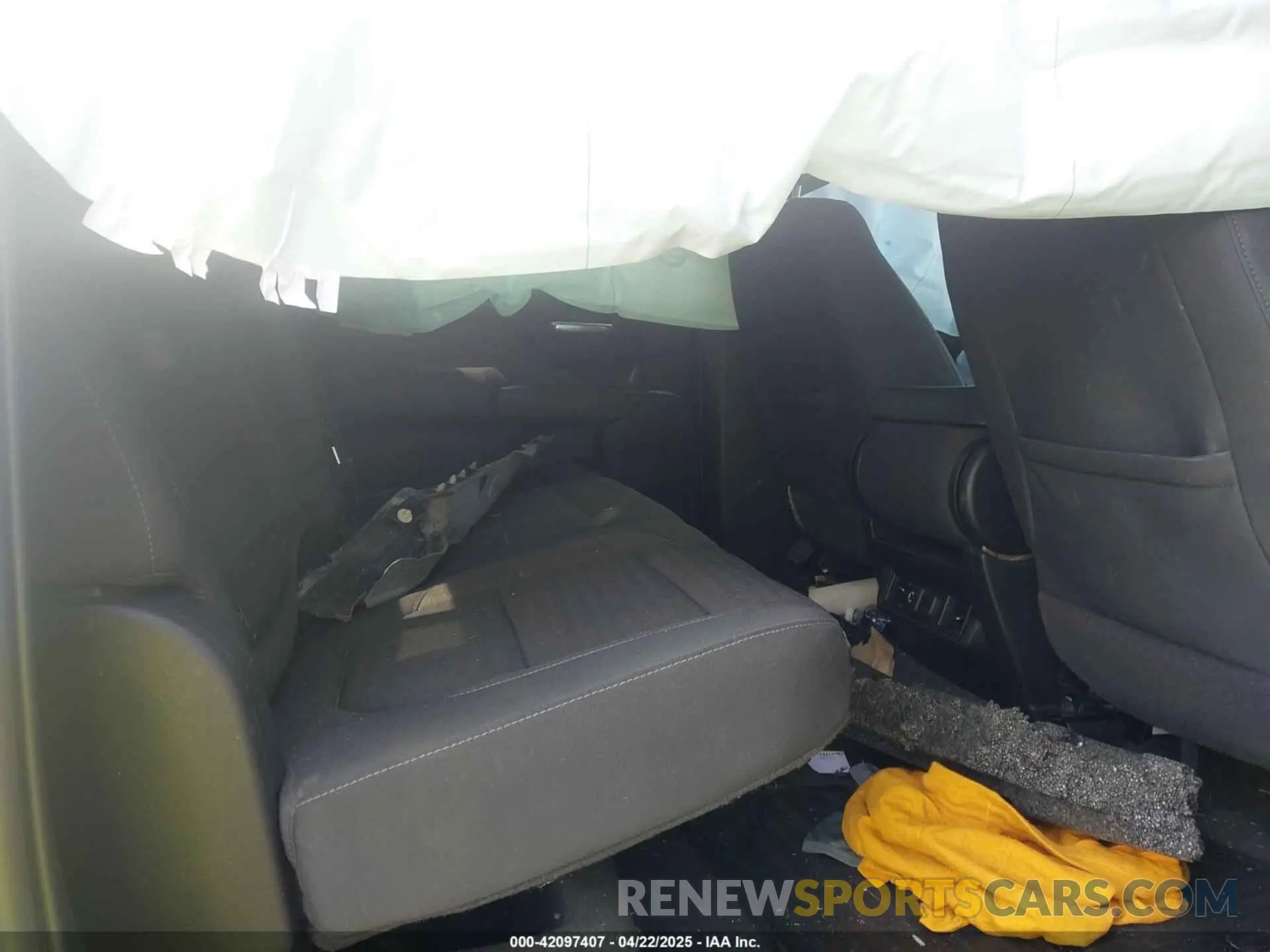 8 Photograph of a damaged car 3GCUYDED9LG427576 CHEVROLET SILVERADO 1500 2020
