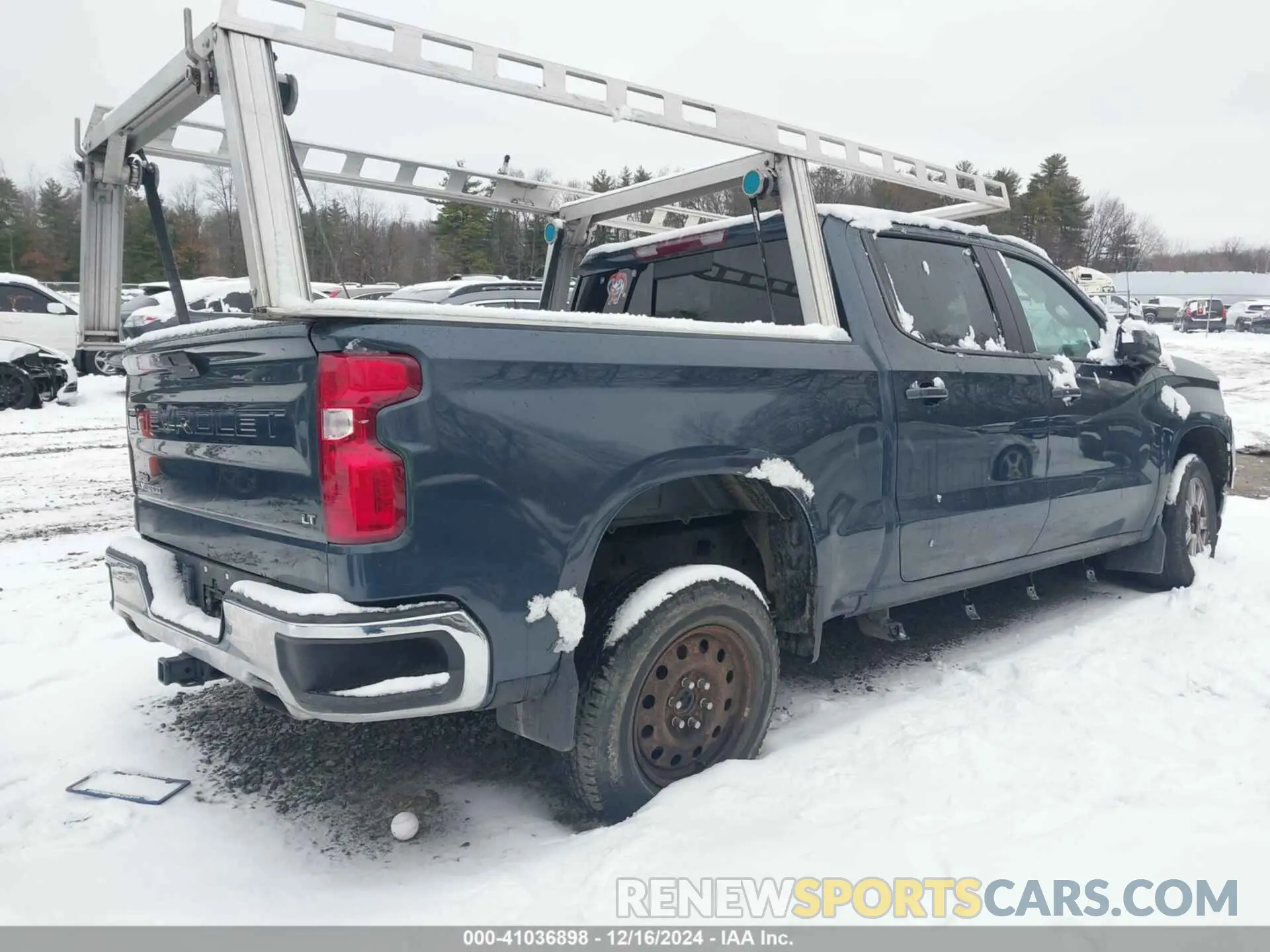4 Photograph of a damaged car 3GCUYDEDXLG222025 CHEVROLET SILVERADO 1500 2020