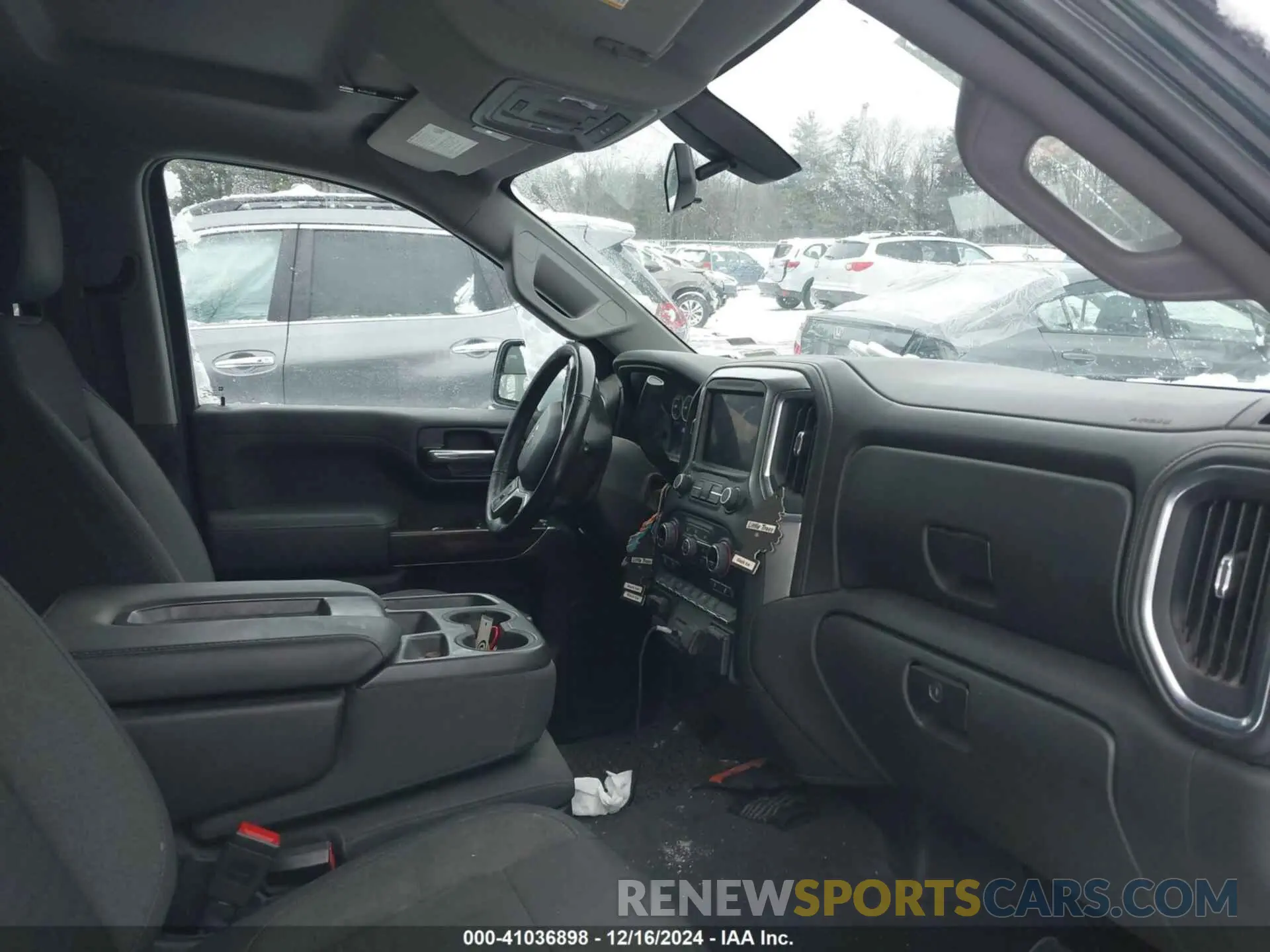 5 Photograph of a damaged car 3GCUYDEDXLG222025 CHEVROLET SILVERADO 1500 2020