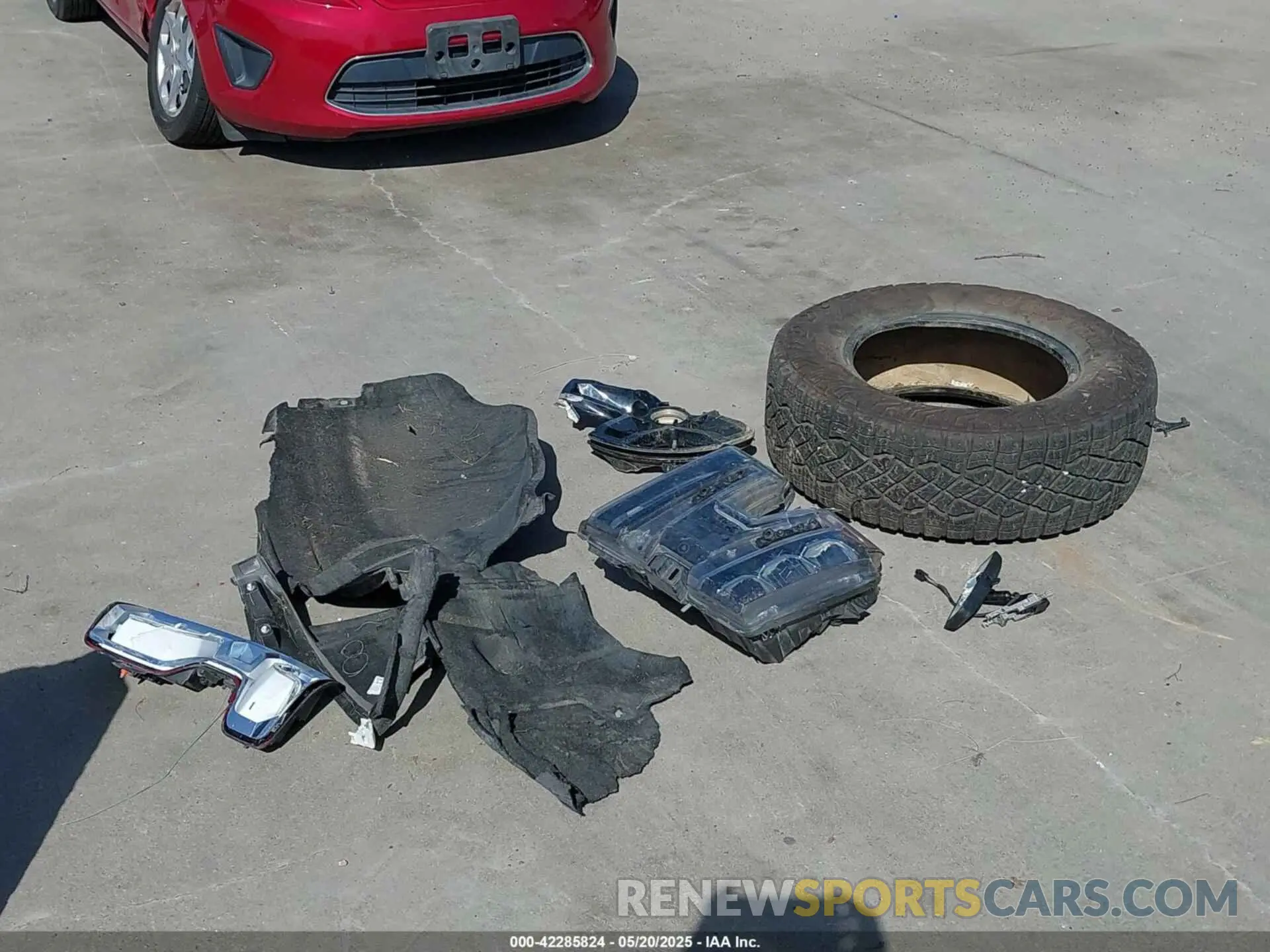 11 Photograph of a damaged car 3GCUYDEDXLG270432 CHEVROLET SILVERADO 1500 2020