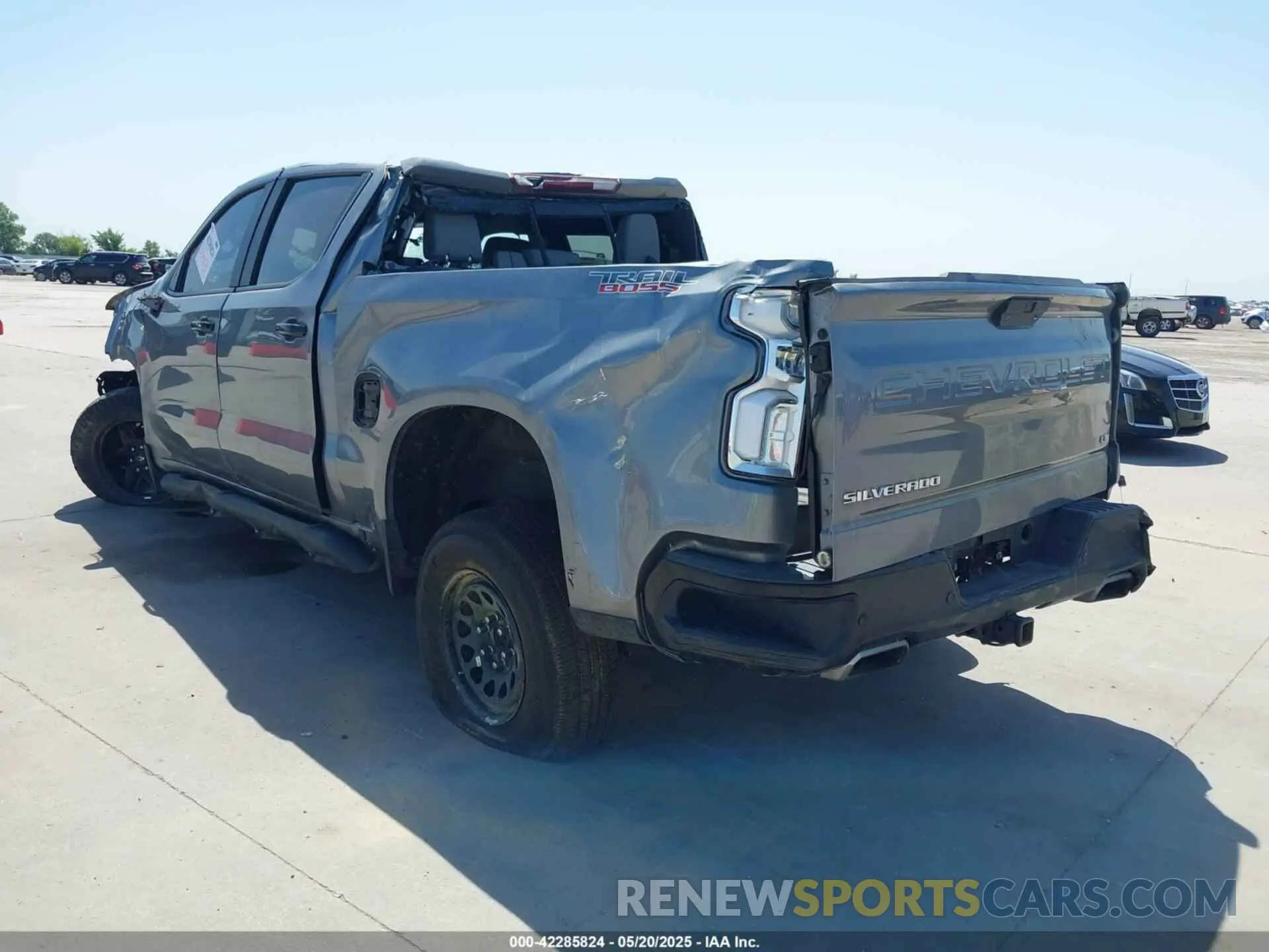 3 Photograph of a damaged car 3GCUYDEDXLG270432 CHEVROLET SILVERADO 1500 2020