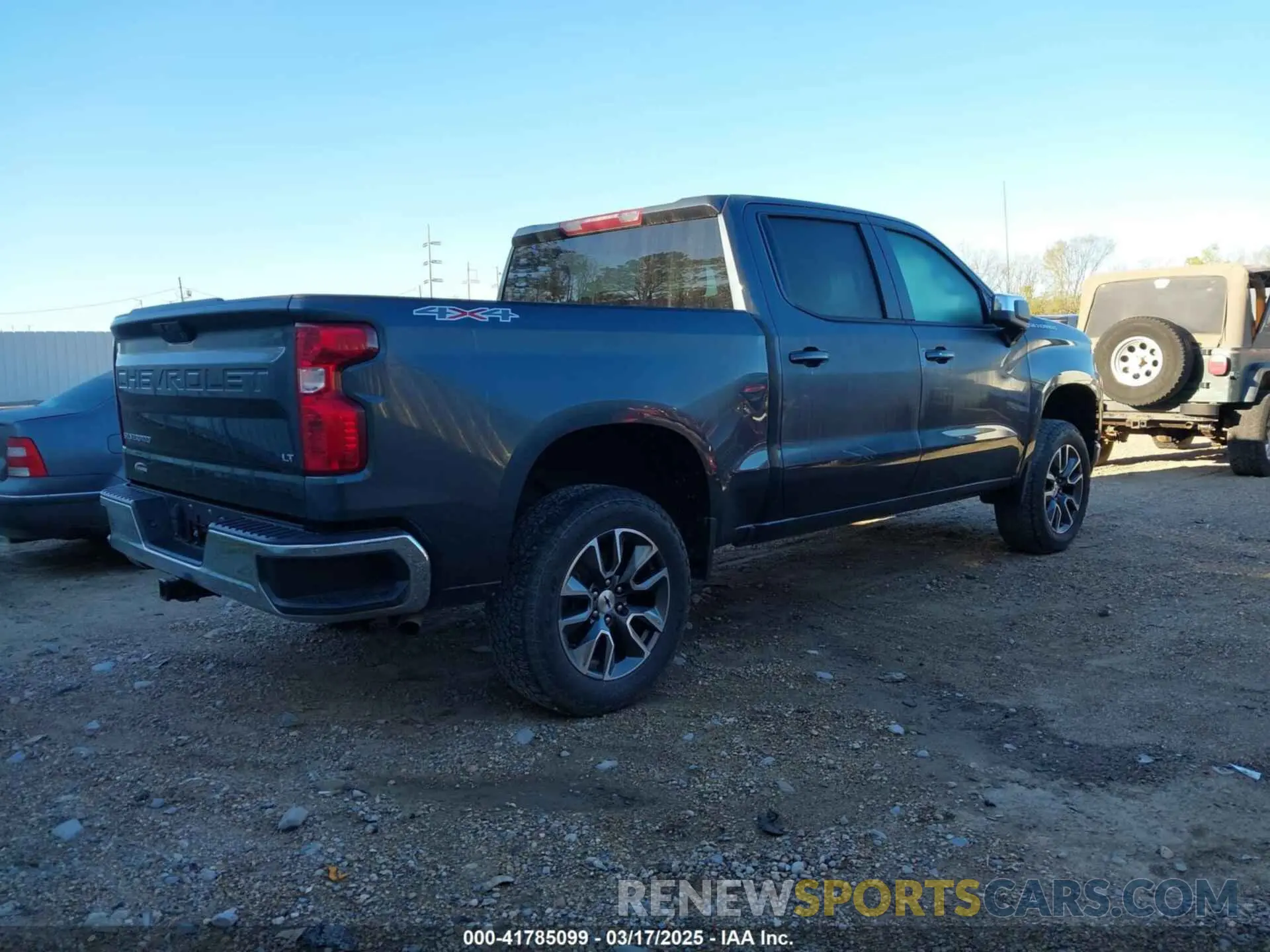 4 Photograph of a damaged car 3GCUYDEDXLG436593 CHEVROLET SILVERADO 1500 2020