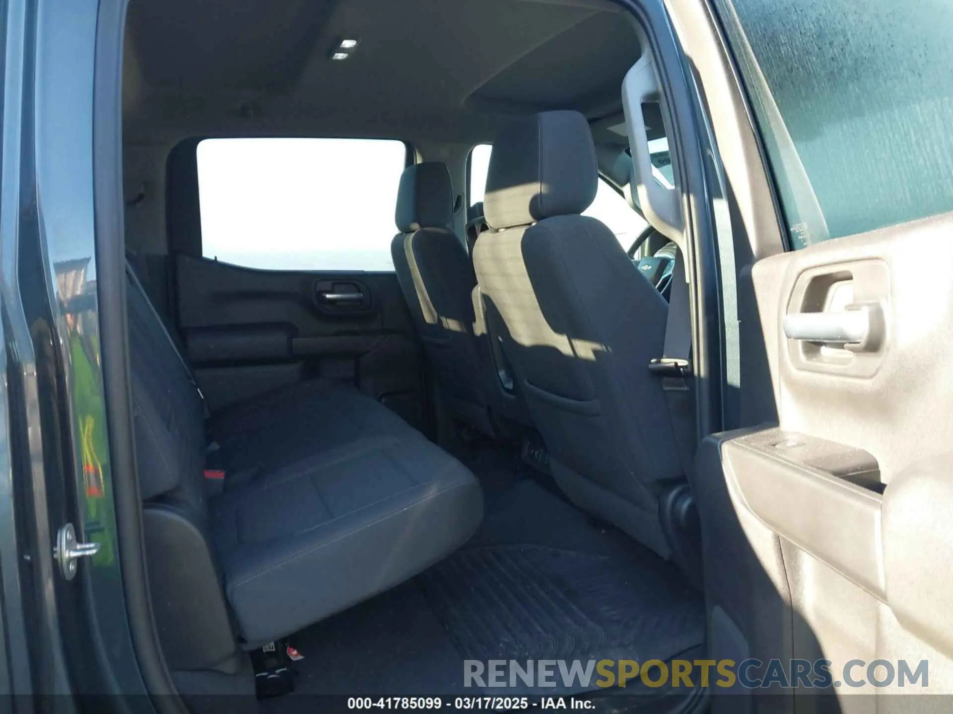 8 Photograph of a damaged car 3GCUYDEDXLG436593 CHEVROLET SILVERADO 1500 2020