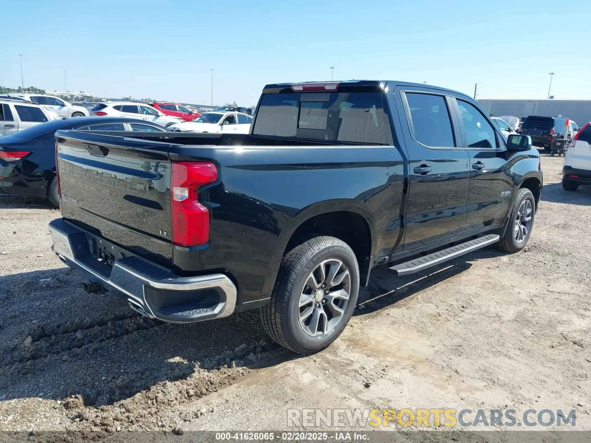 4 Photograph of a damaged car 3GCUYDET1LG115145 CHEVROLET SILVERADO 1500 2020