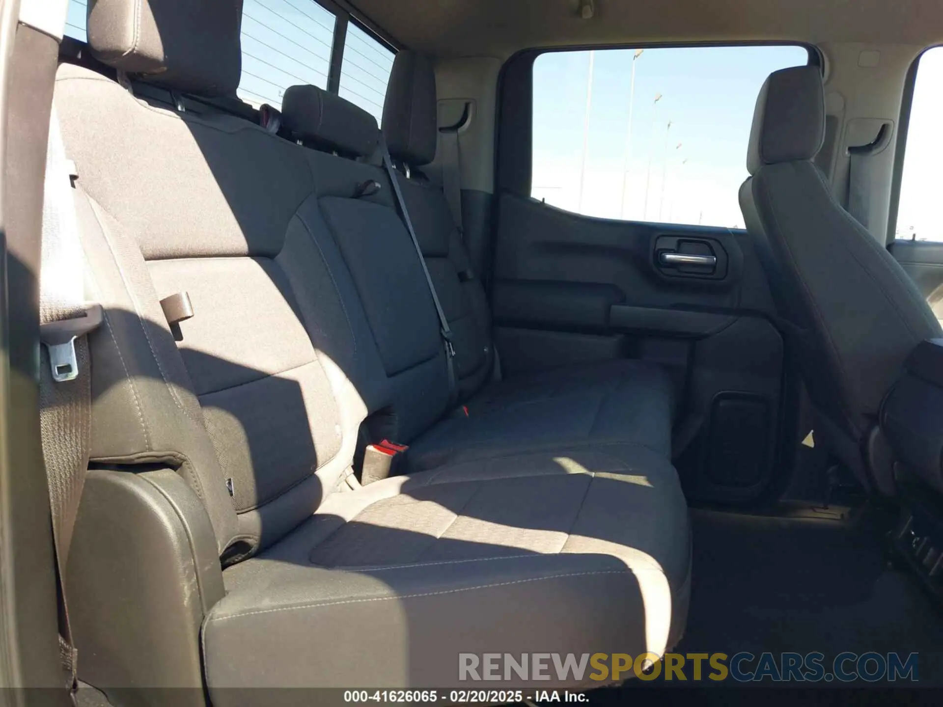 8 Photograph of a damaged car 3GCUYDET1LG115145 CHEVROLET SILVERADO 1500 2020