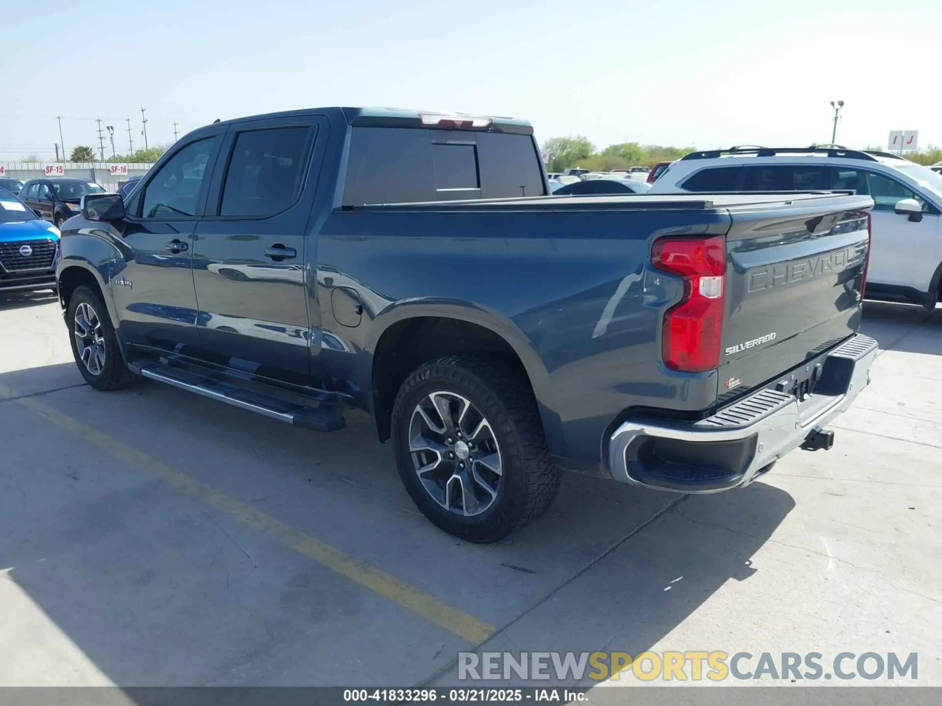 3 Photograph of a damaged car 3GCUYDET2LG239280 CHEVROLET SILVERADO 1500 2020