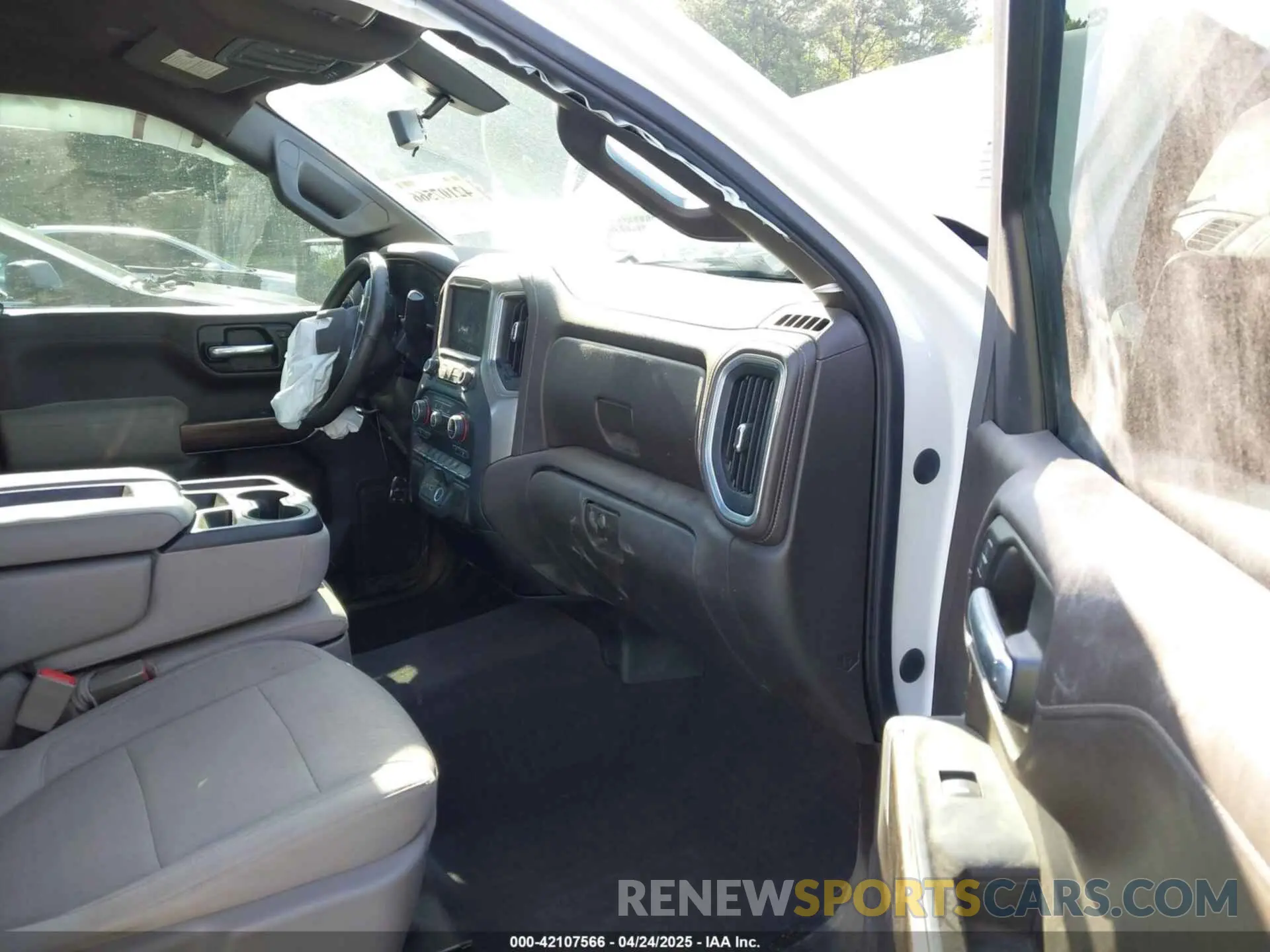 5 Photograph of a damaged car 3GCUYDET4LG203526 CHEVROLET SILVERADO 1500 2020