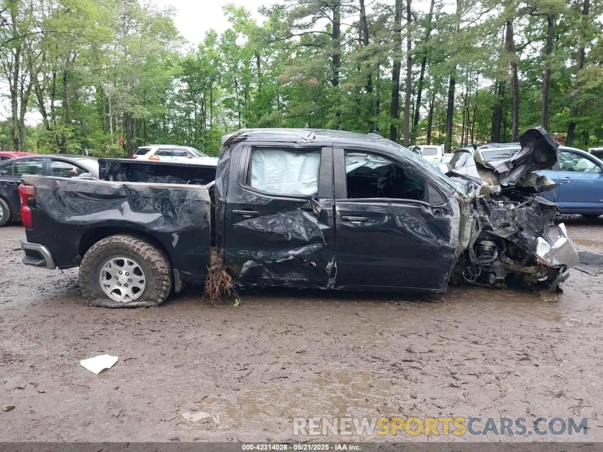 12 Photograph of a damaged car 3GCUYDET6LG335901 CHEVROLET SILVERADO 1500 2020