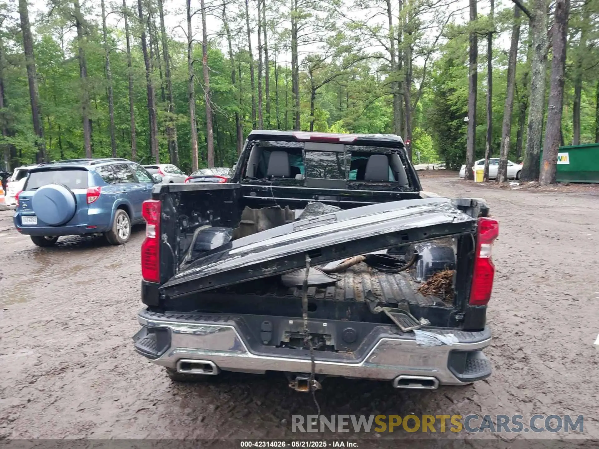 15 Photograph of a damaged car 3GCUYDET6LG335901 CHEVROLET SILVERADO 1500 2020