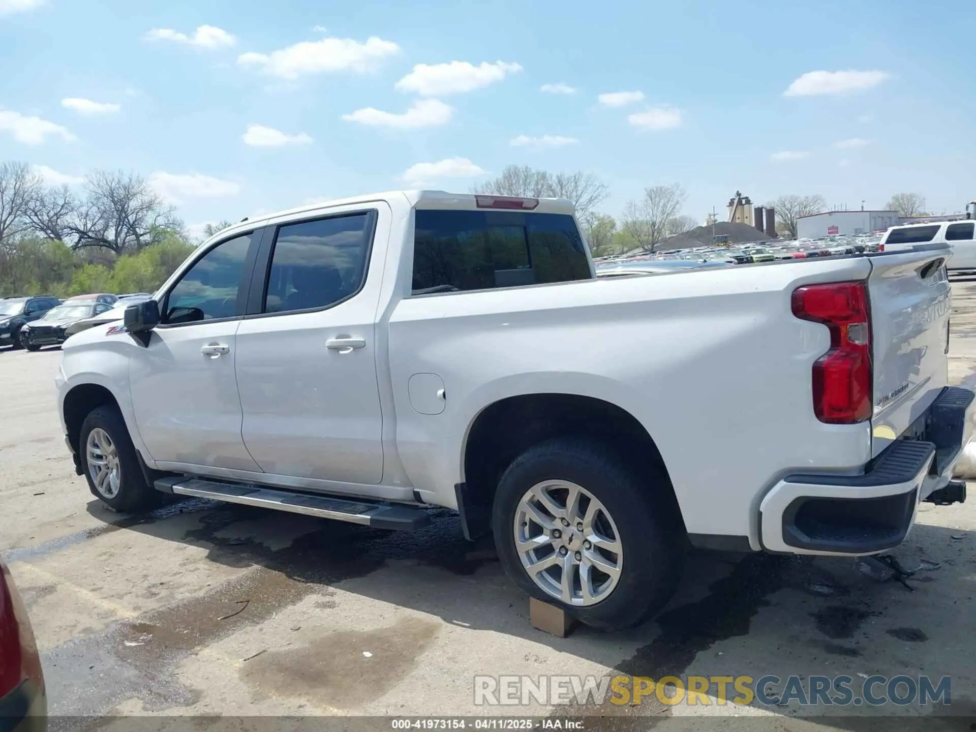 15 Photograph of a damaged car 3GCUYEED0LG285429 CHEVROLET SILVERADO 1500 2020