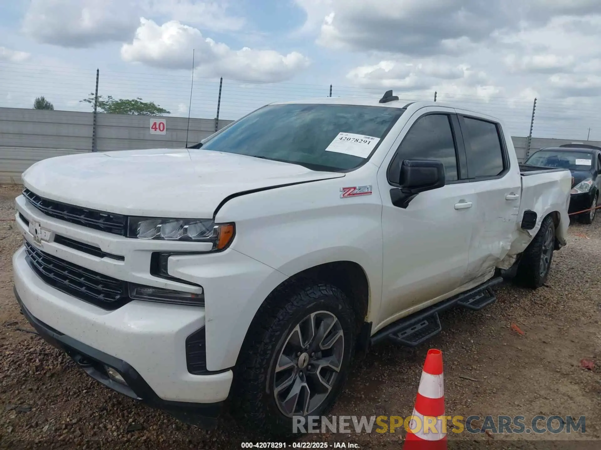 2 Photograph of a damaged car 3GCUYEED1LG347047 CHEVROLET SILVERADO 1500 2020
