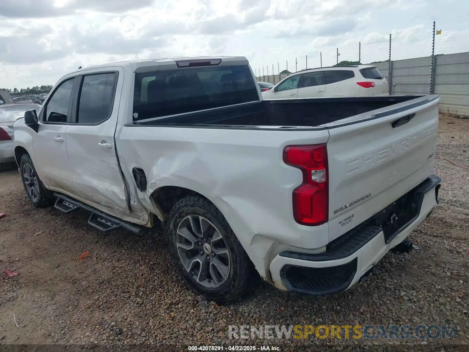 3 Photograph of a damaged car 3GCUYEED1LG347047 CHEVROLET SILVERADO 1500 2020