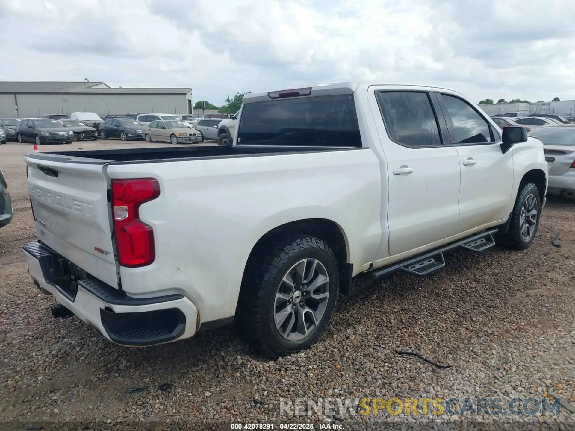 4 Photograph of a damaged car 3GCUYEED1LG347047 CHEVROLET SILVERADO 1500 2020