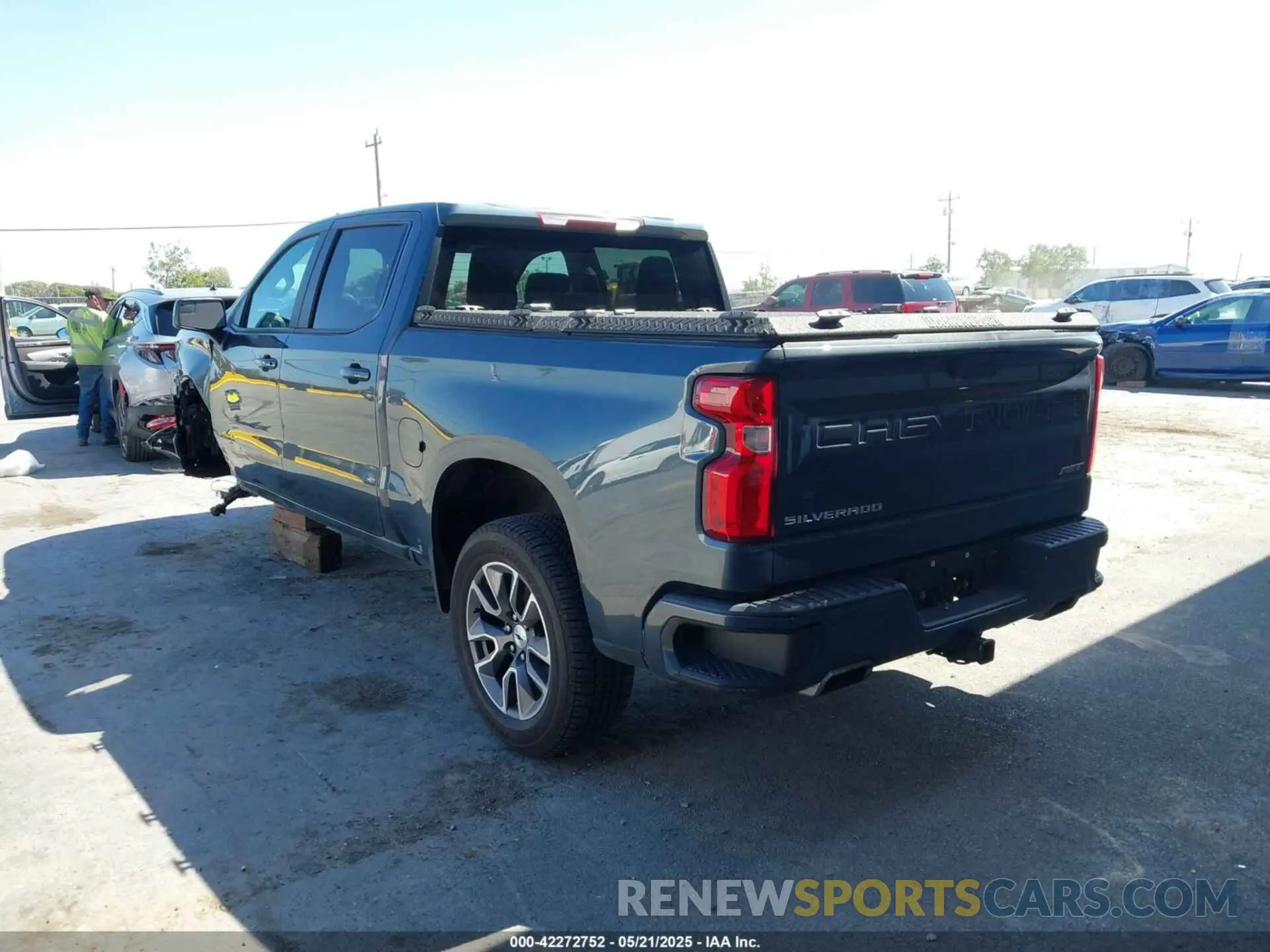 3 Photograph of a damaged car 3GCUYEED4LG101285 CHEVROLET SILVERADO 1500 2020