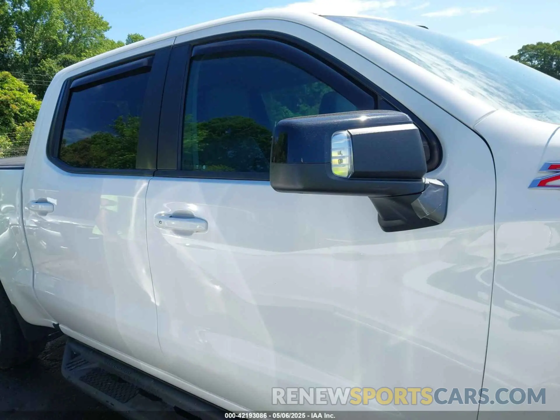 12 Photograph of a damaged car 3GCUYEED5LG141651 CHEVROLET SILVERADO 1500 2020