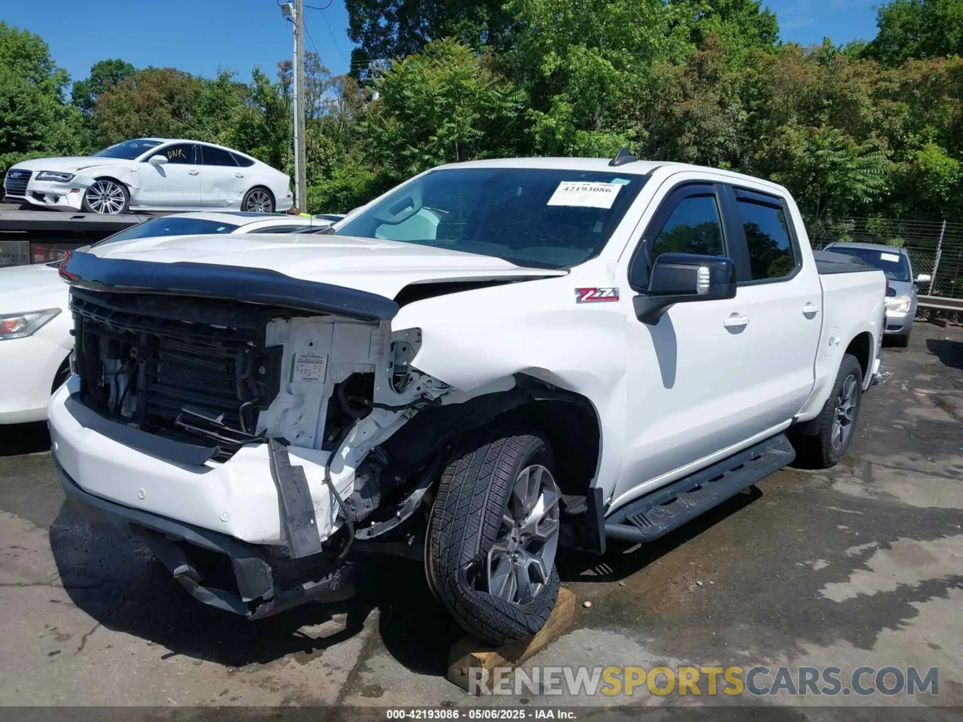 2 Photograph of a damaged car 3GCUYEED5LG141651 CHEVROLET SILVERADO 1500 2020