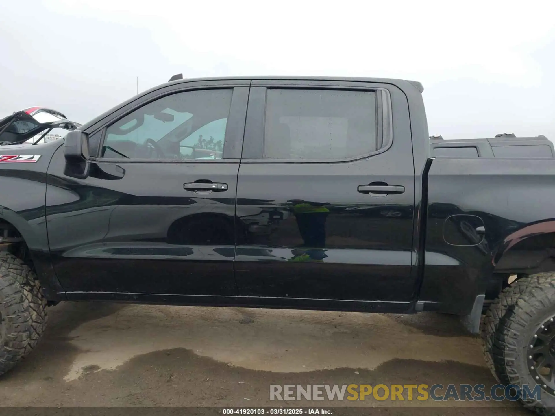 14 Photograph of a damaged car 3GCUYEED5LG303231 CHEVROLET SILVERADO 1500 2020