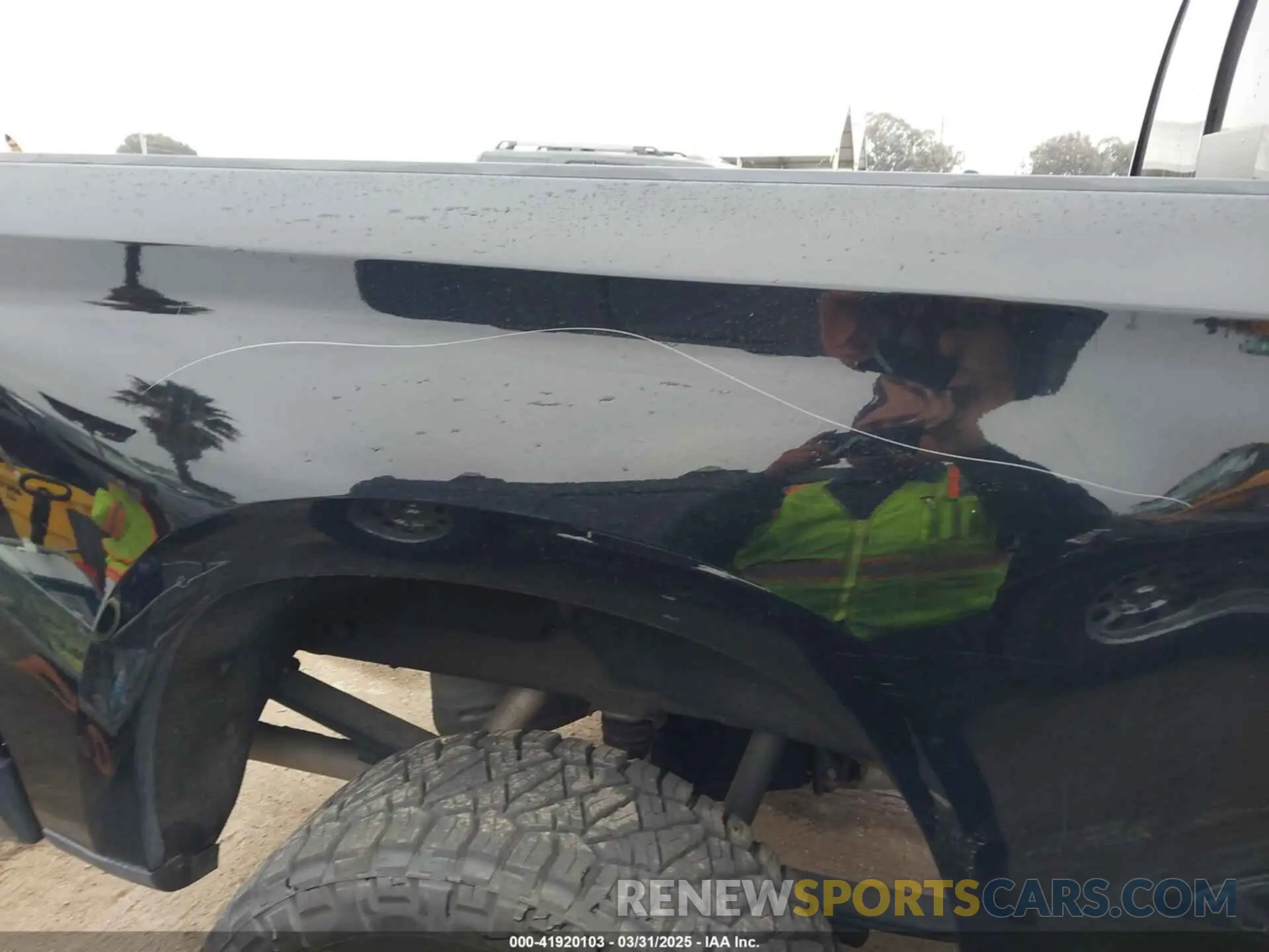18 Photograph of a damaged car 3GCUYEED5LG303231 CHEVROLET SILVERADO 1500 2020