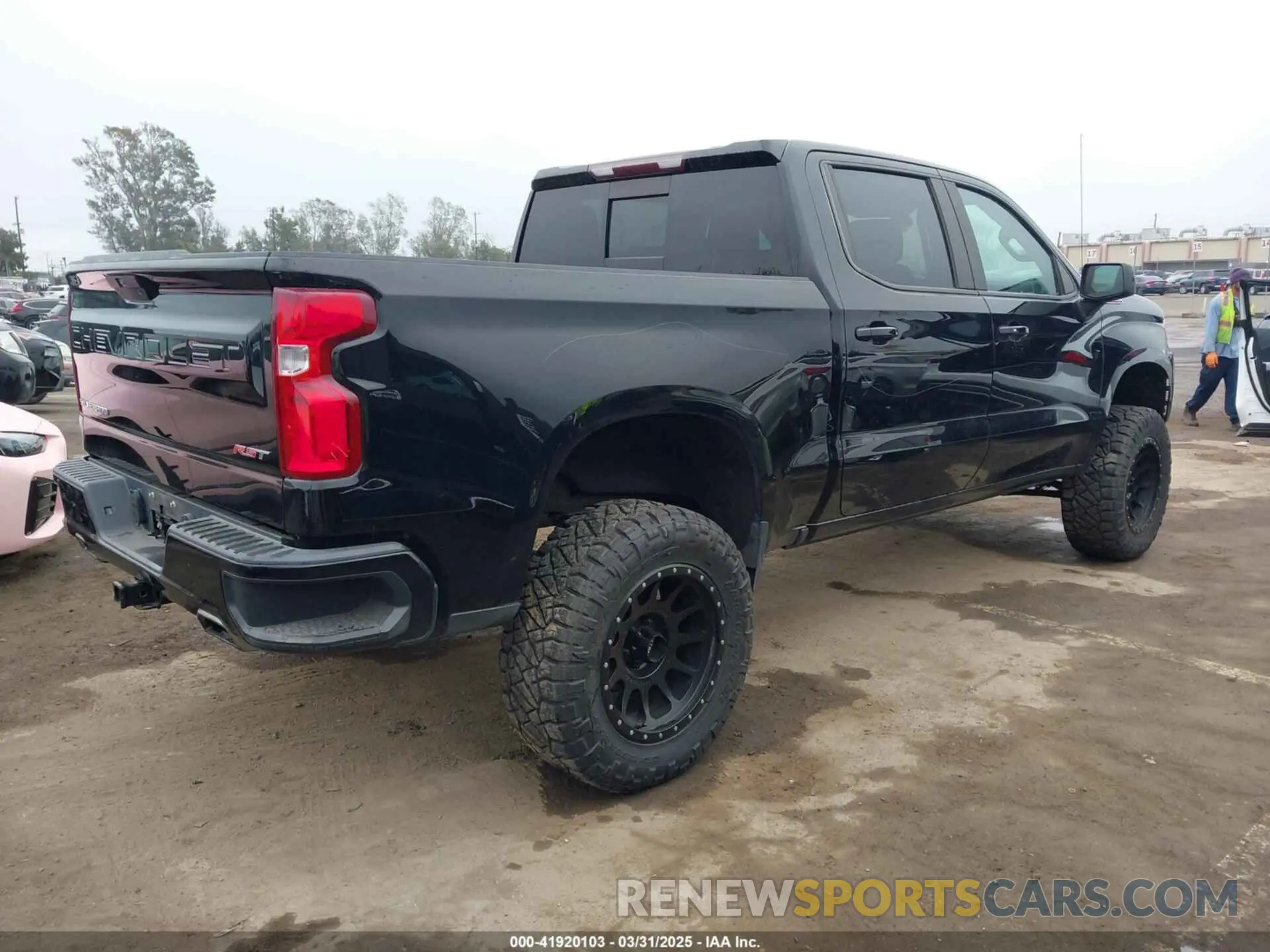 4 Photograph of a damaged car 3GCUYEED5LG303231 CHEVROLET SILVERADO 1500 2020