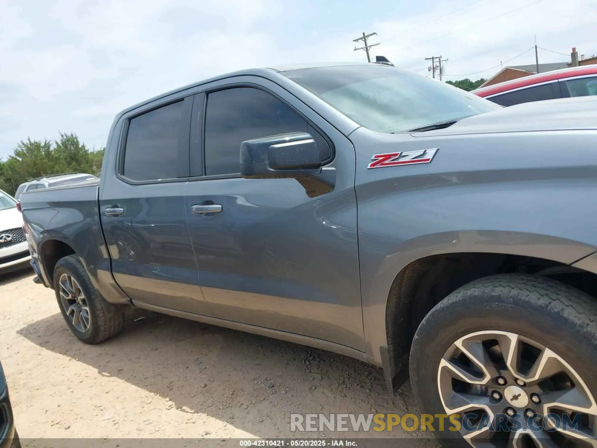 13 Photograph of a damaged car 3GCUYEED5LG421795 CHEVROLET SILVERADO 1500 2020