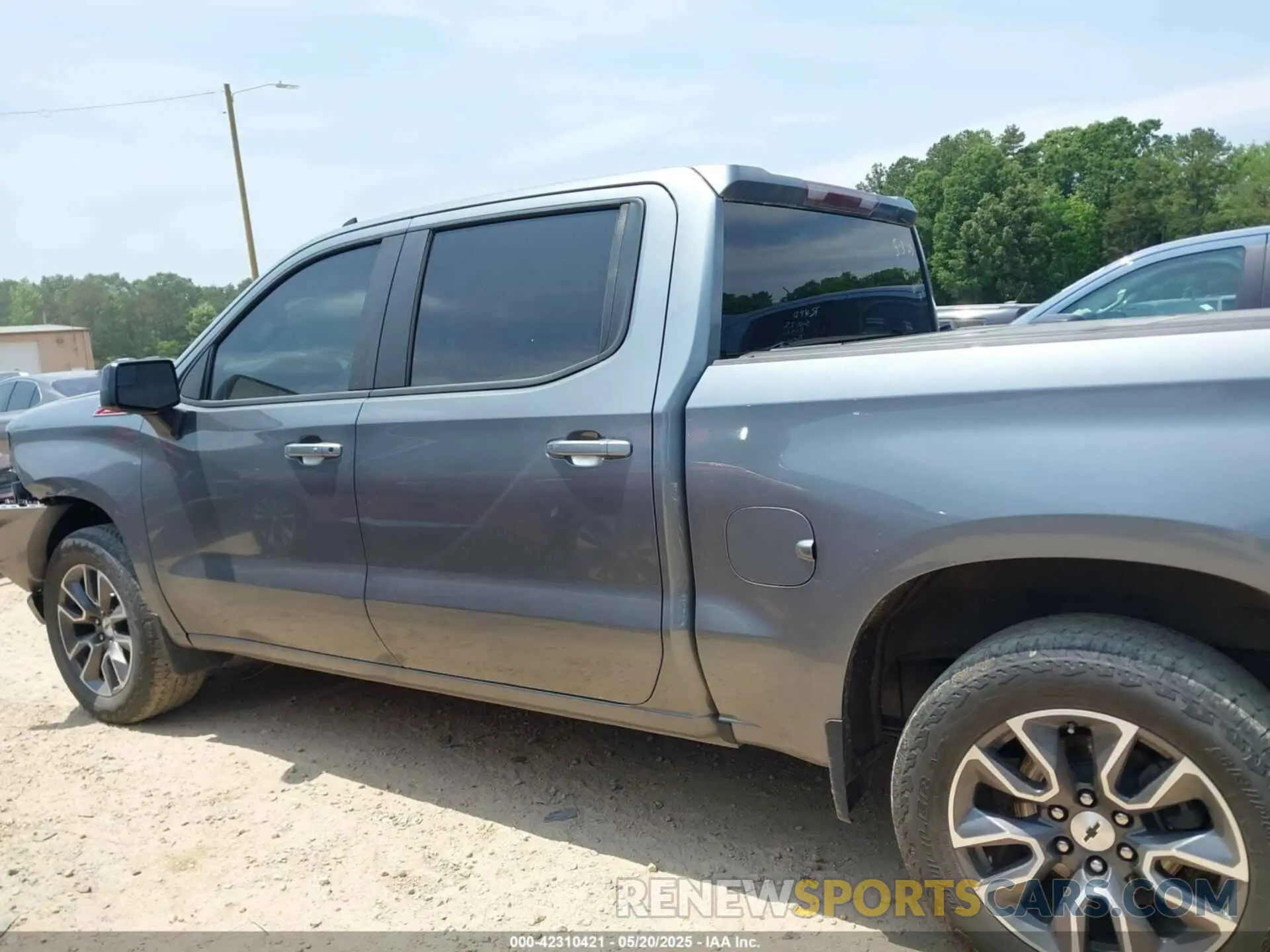 14 Photograph of a damaged car 3GCUYEED5LG421795 CHEVROLET SILVERADO 1500 2020