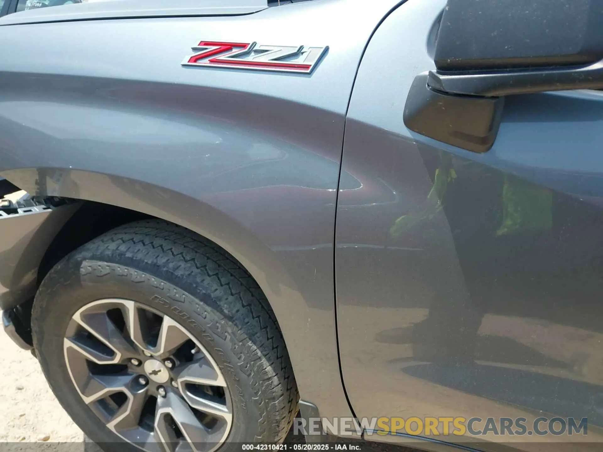 17 Photograph of a damaged car 3GCUYEED5LG421795 CHEVROLET SILVERADO 1500 2020