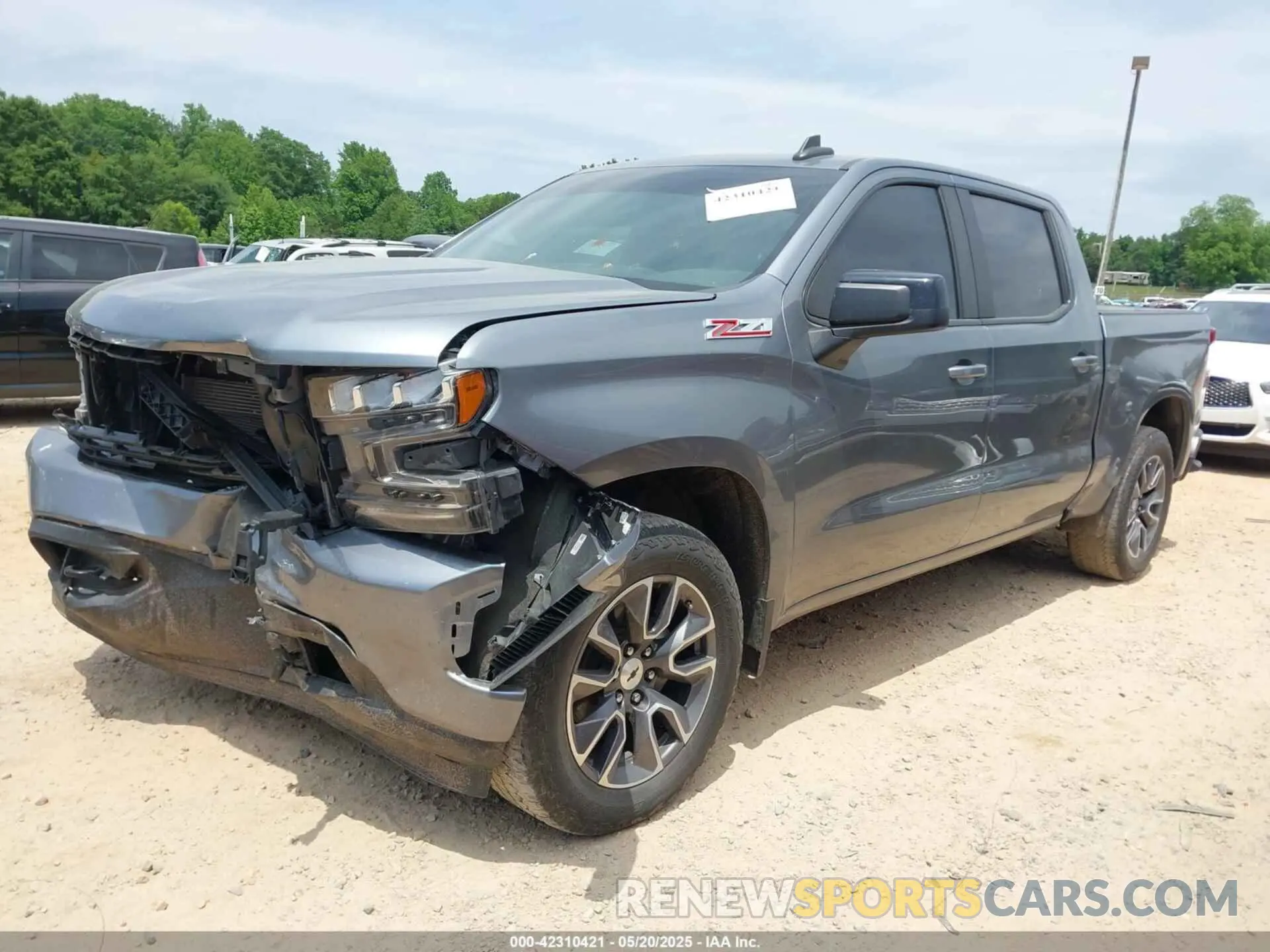 2 Photograph of a damaged car 3GCUYEED5LG421795 CHEVROLET SILVERADO 1500 2020