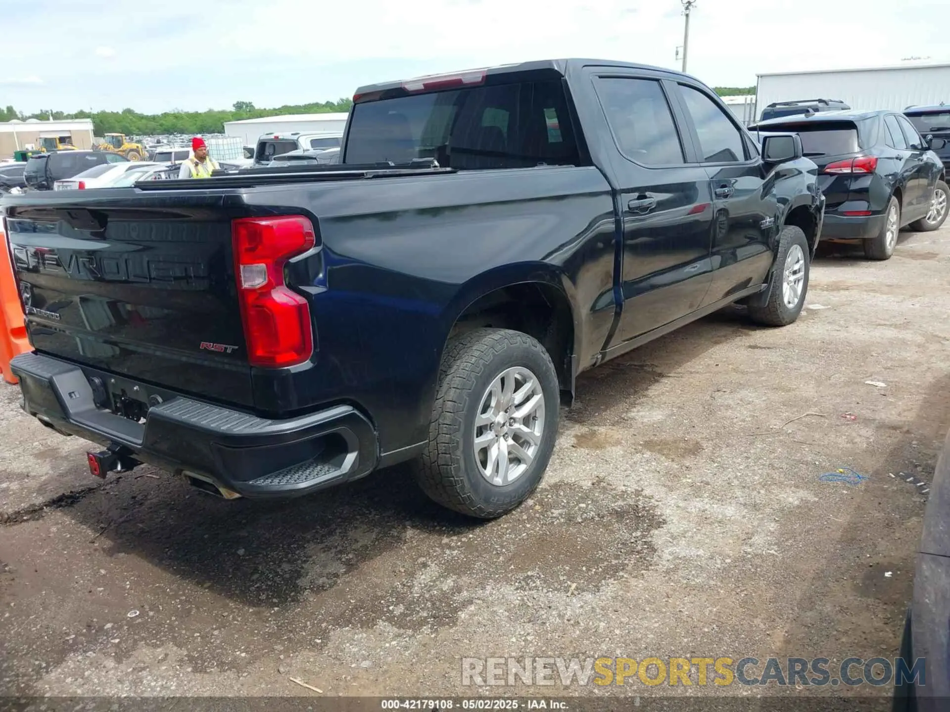 4 Photograph of a damaged car 3GCUYEED6LG231293 CHEVROLET SILVERADO 1500 2020