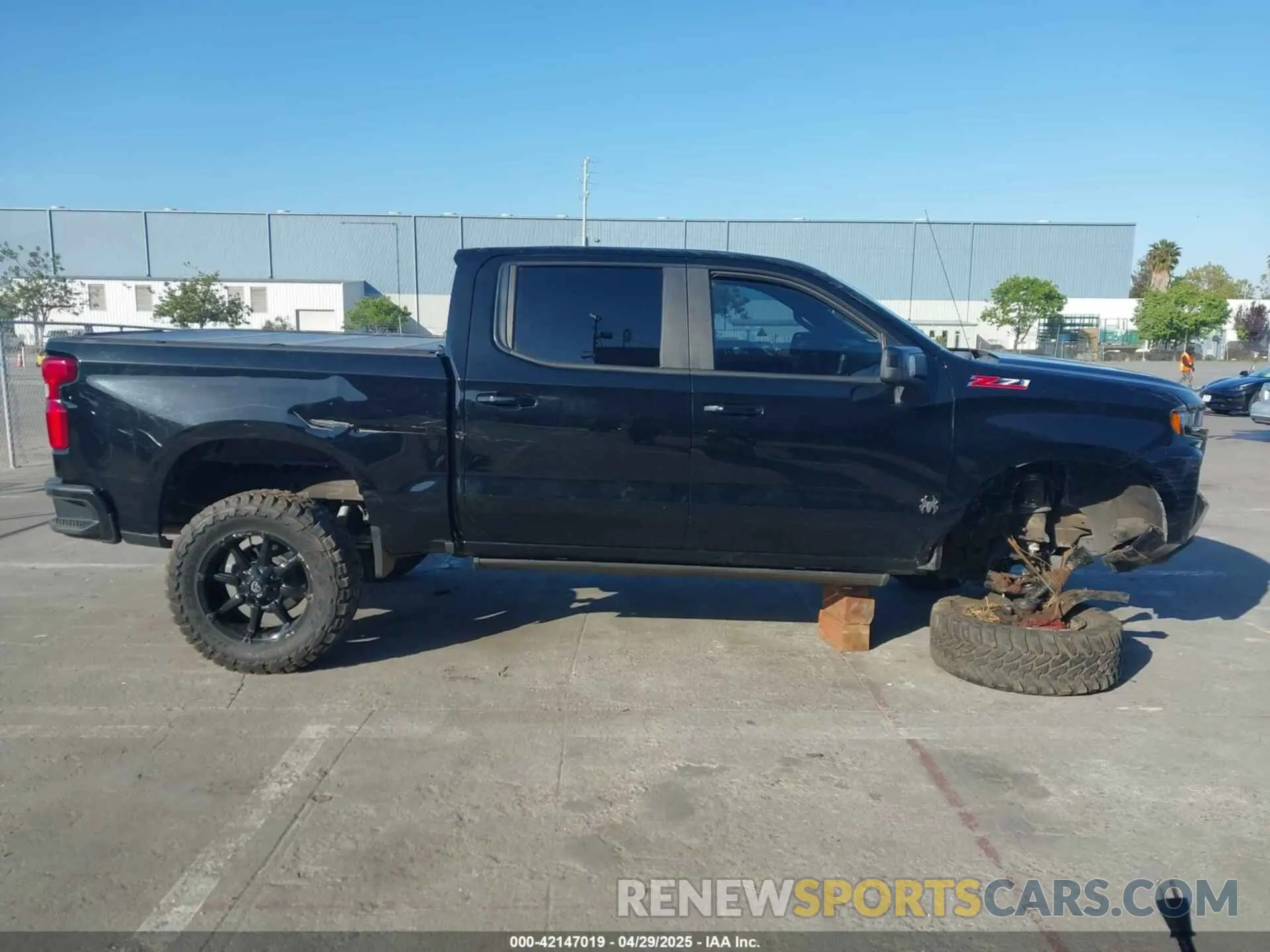 14 Photograph of a damaged car 3GCUYEED8LG118767 CHEVROLET SILVERADO 1500 2020