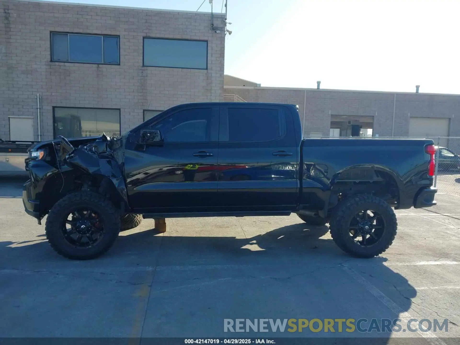 15 Photograph of a damaged car 3GCUYEED8LG118767 CHEVROLET SILVERADO 1500 2020
