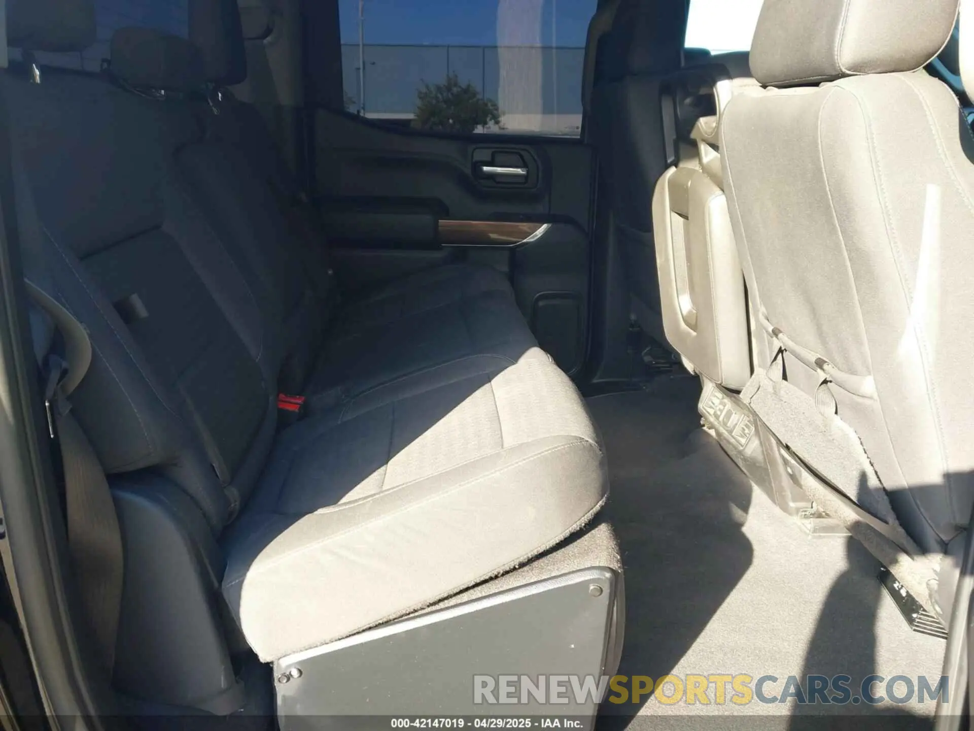 8 Photograph of a damaged car 3GCUYEED8LG118767 CHEVROLET SILVERADO 1500 2020
