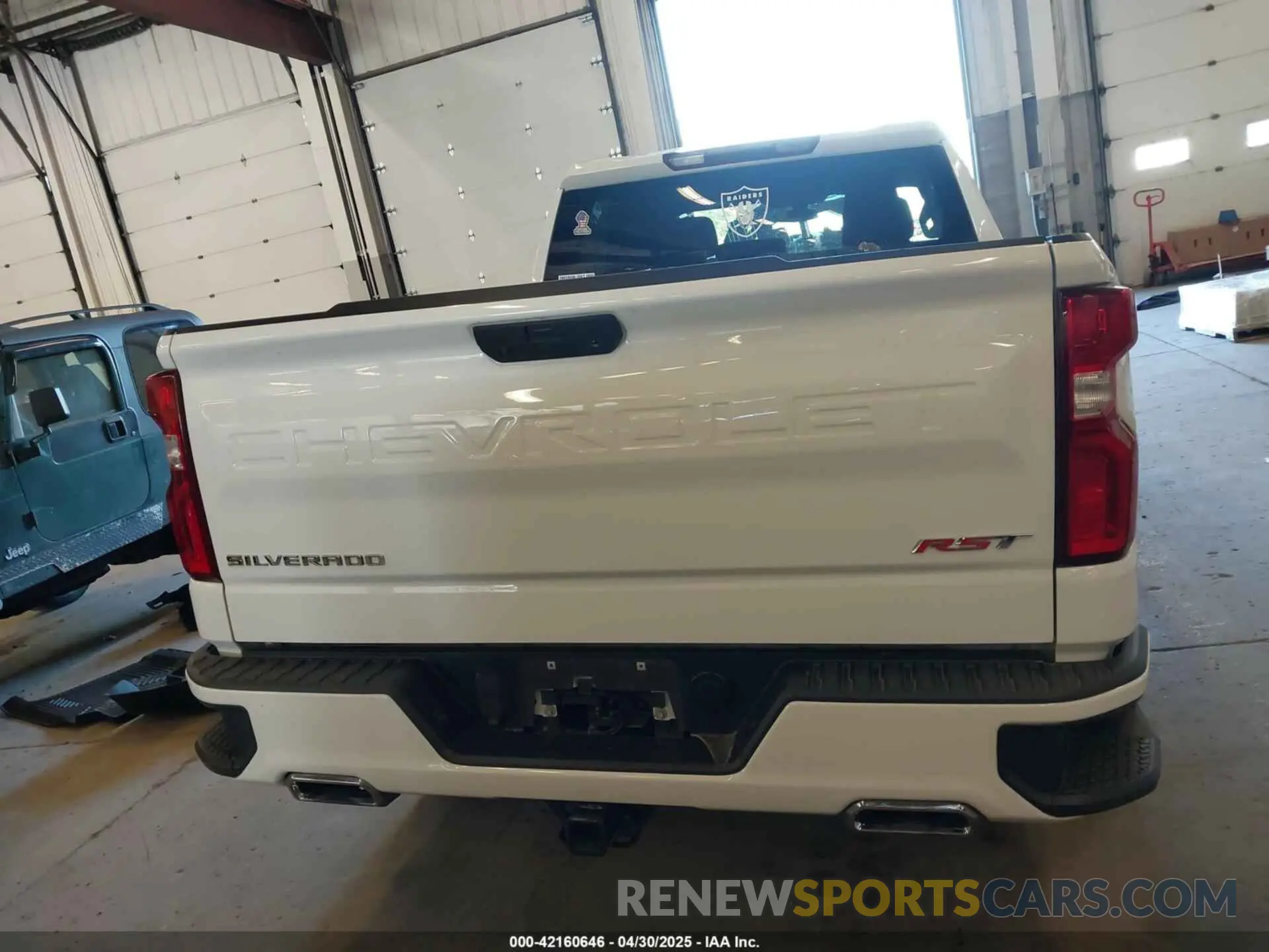 16 Photograph of a damaged car 3GCUYEEDXLG104675 CHEVROLET SILVERADO 1500 2020