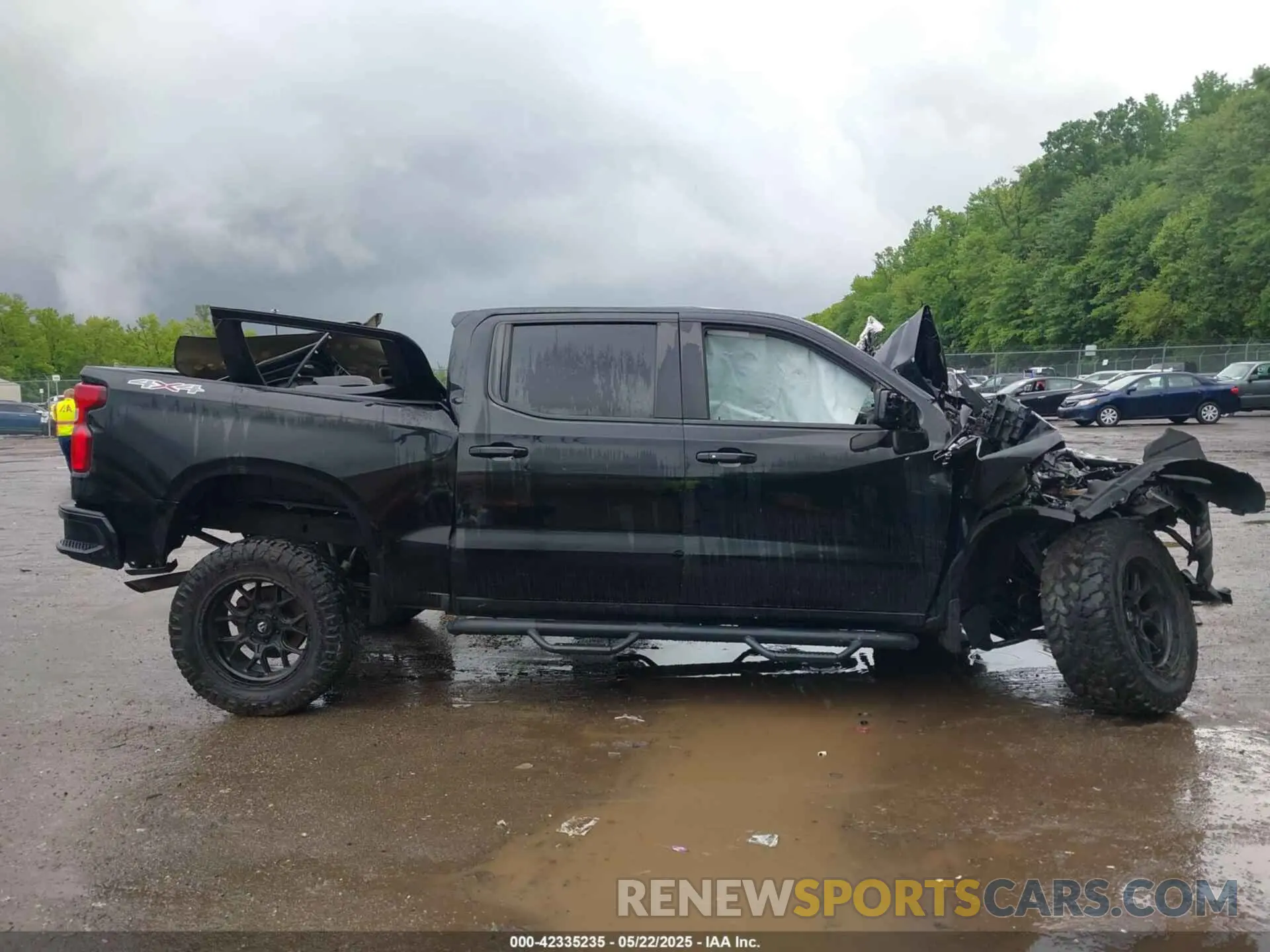 12 Photograph of a damaged car 3GCUYEEDXLG409643 CHEVROLET SILVERADO 1500 2020