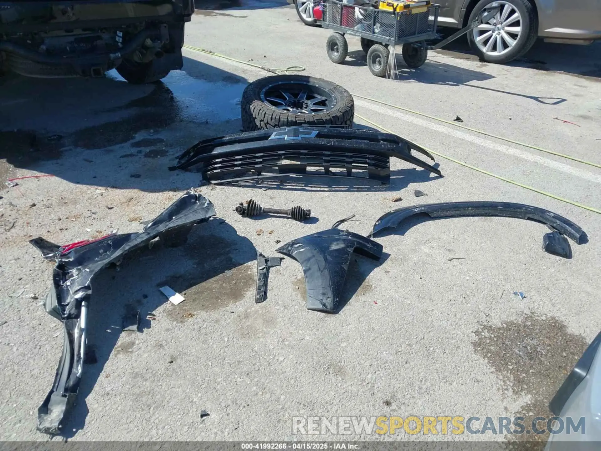 11 Photograph of a damaged car 3GCUYEEL6LG286141 CHEVROLET SILVERADO 1500 2020