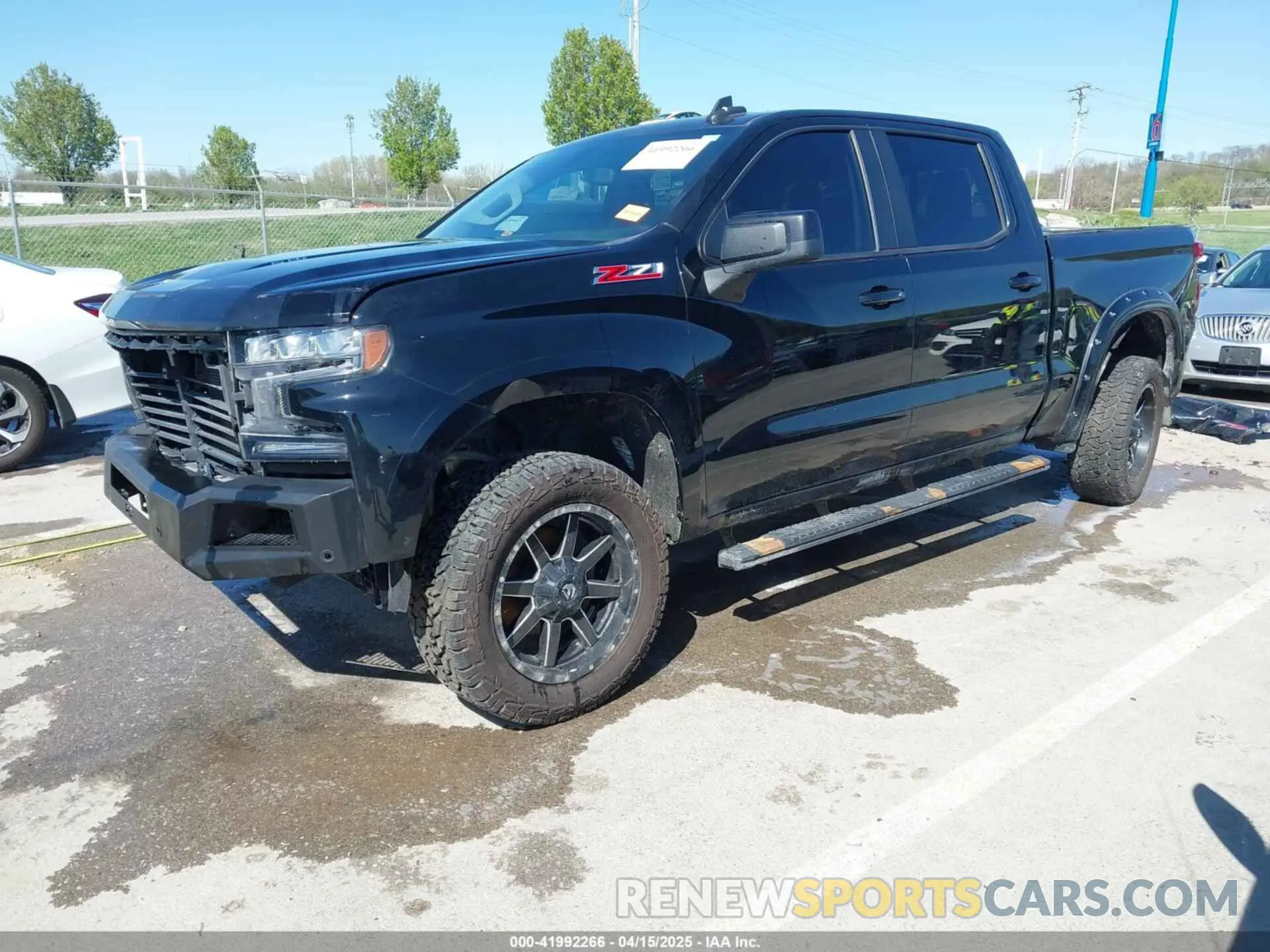 2 Photograph of a damaged car 3GCUYEEL6LG286141 CHEVROLET SILVERADO 1500 2020