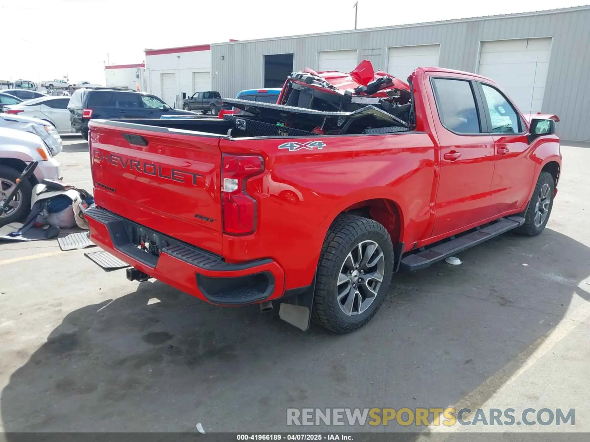 4 Photograph of a damaged car 3GCUYEET2LG410079 CHEVROLET SILVERADO 1500 2020