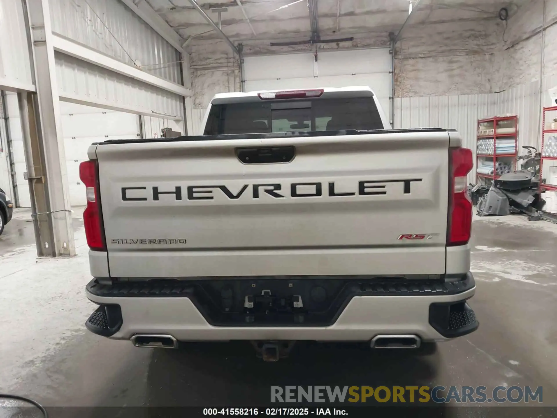 17 Photograph of a damaged car 3GCUYEET4LG232823 CHEVROLET SILVERADO 1500 2020